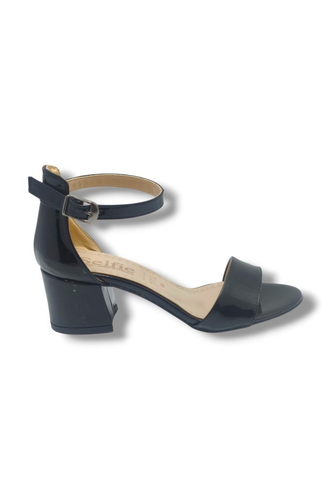 Selfie 4601-26 Rugan Tek Bant Orta Topuk Fashion Kadın Sandalet(5,5cm)