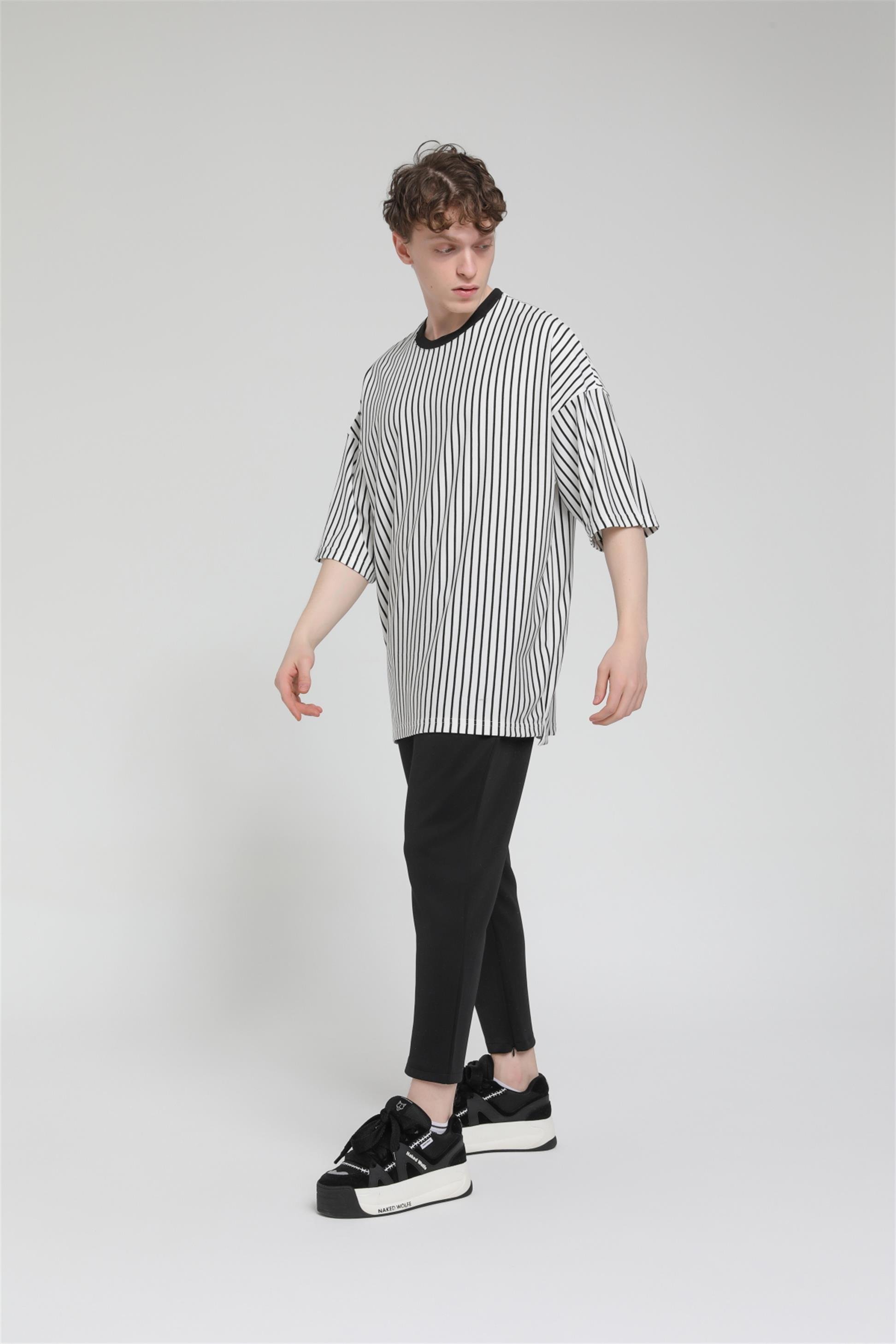 Boyuna Kalın Çizgili Yanları Yırtmaçlı Oversize T-shirt R-5548