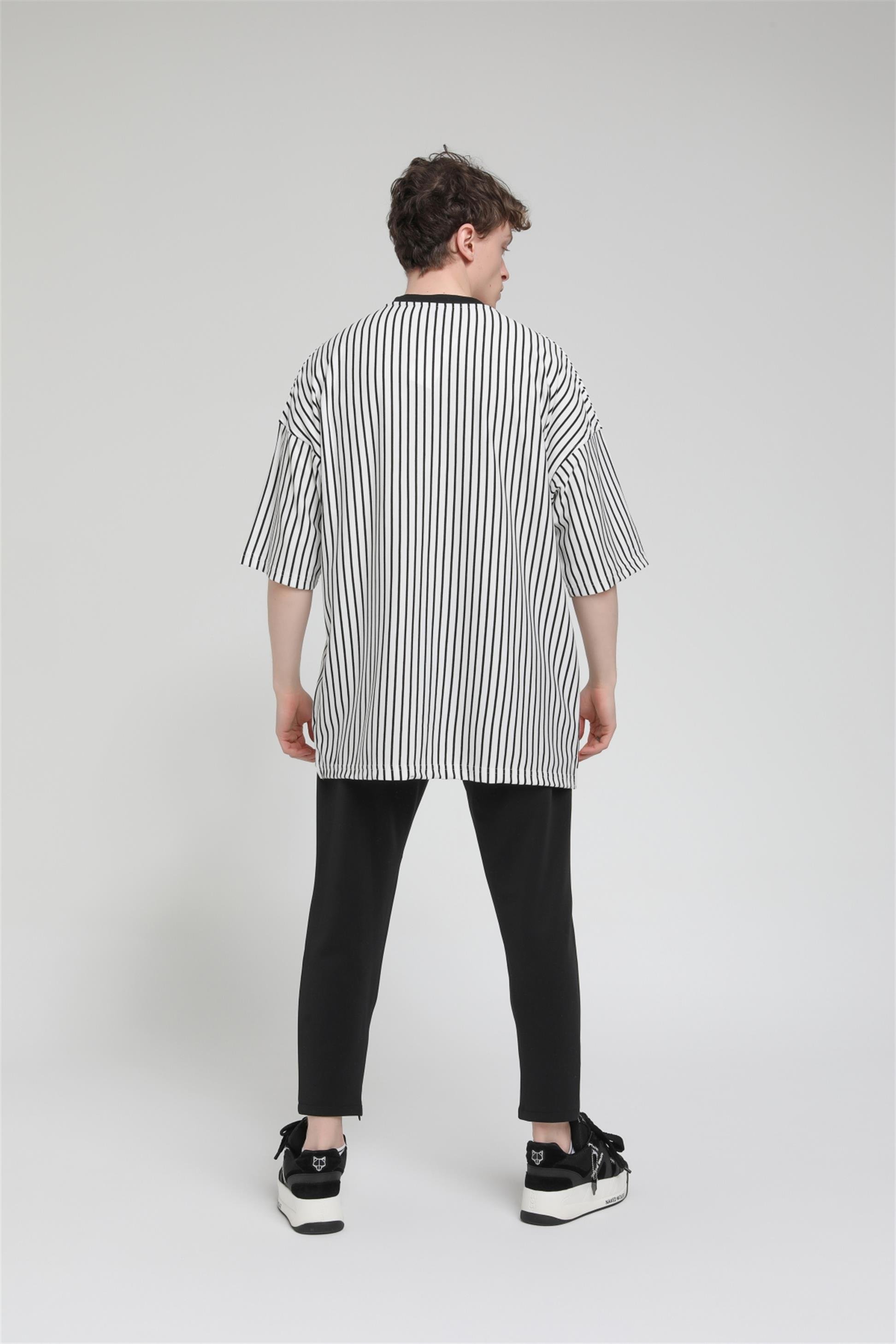 Boyuna Kalın Çizgili Yanları Yırtmaçlı Oversize T-shirt R-5548