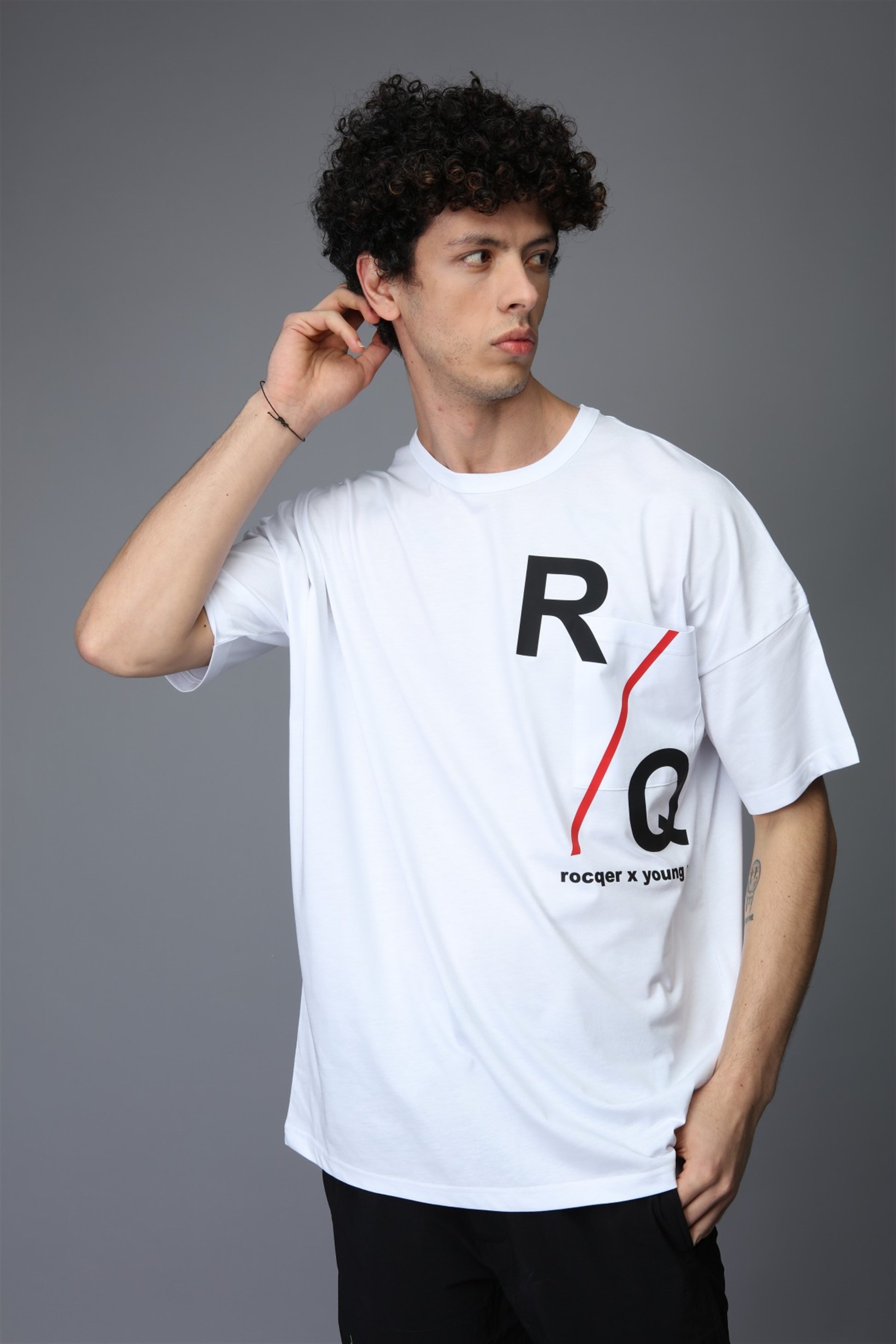 ERKEK OVERSİZE R/Q BASKILI T-SHİRT R-5260
