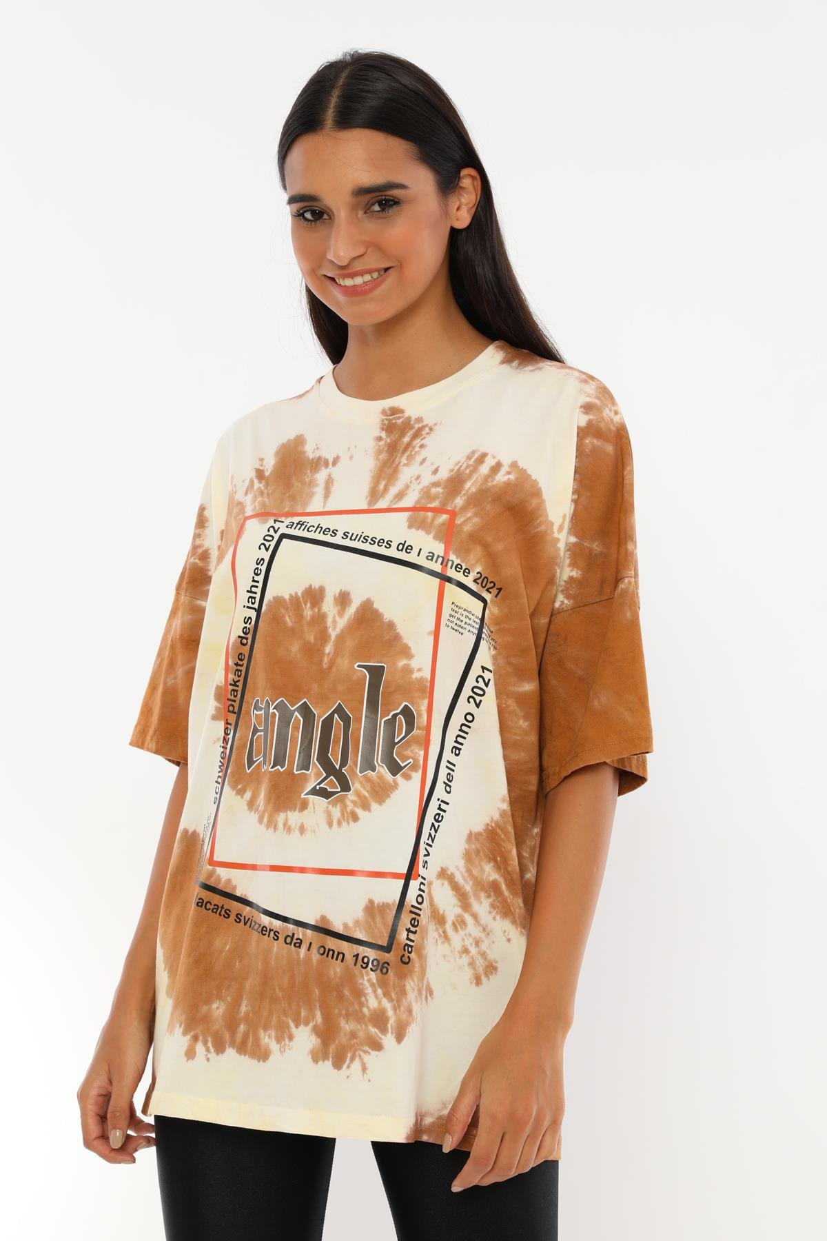 Q-5209 Angle Çerçeve Baskı Detaylı Oversize Batik T-shirt