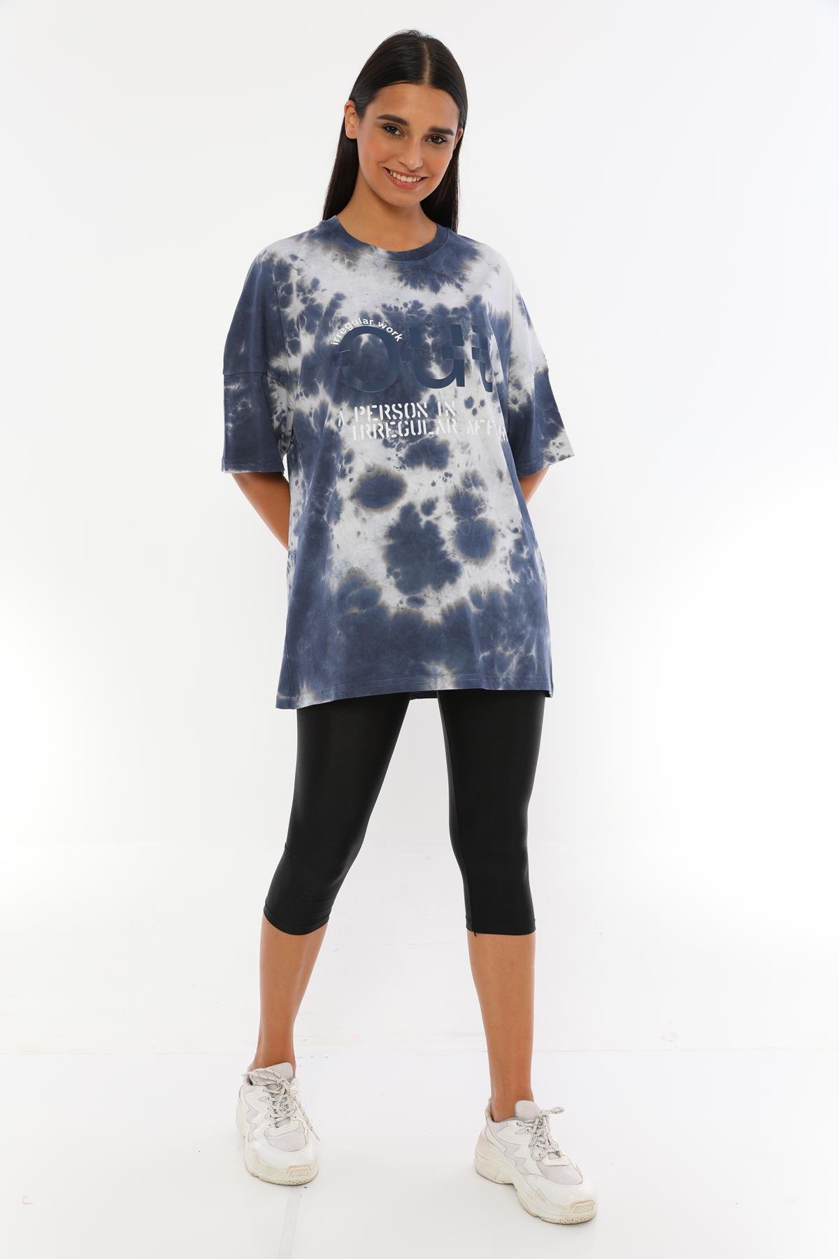 Q-5209 Out Yazı Baskılı Oversize Batik T-shirt