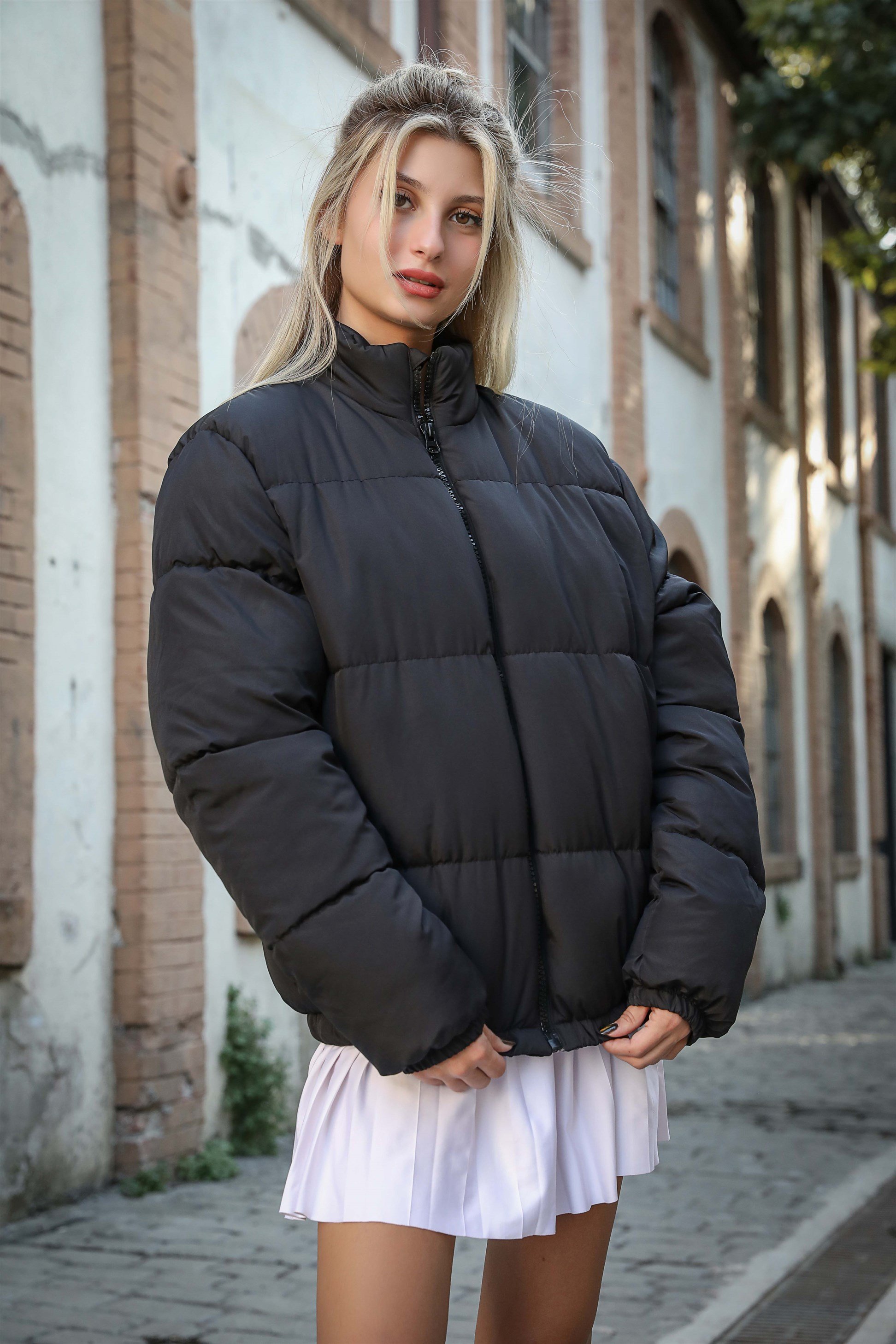 R-2281 Kol Ağzı Ve Eteği Lastik Detaylı Şişme Mont