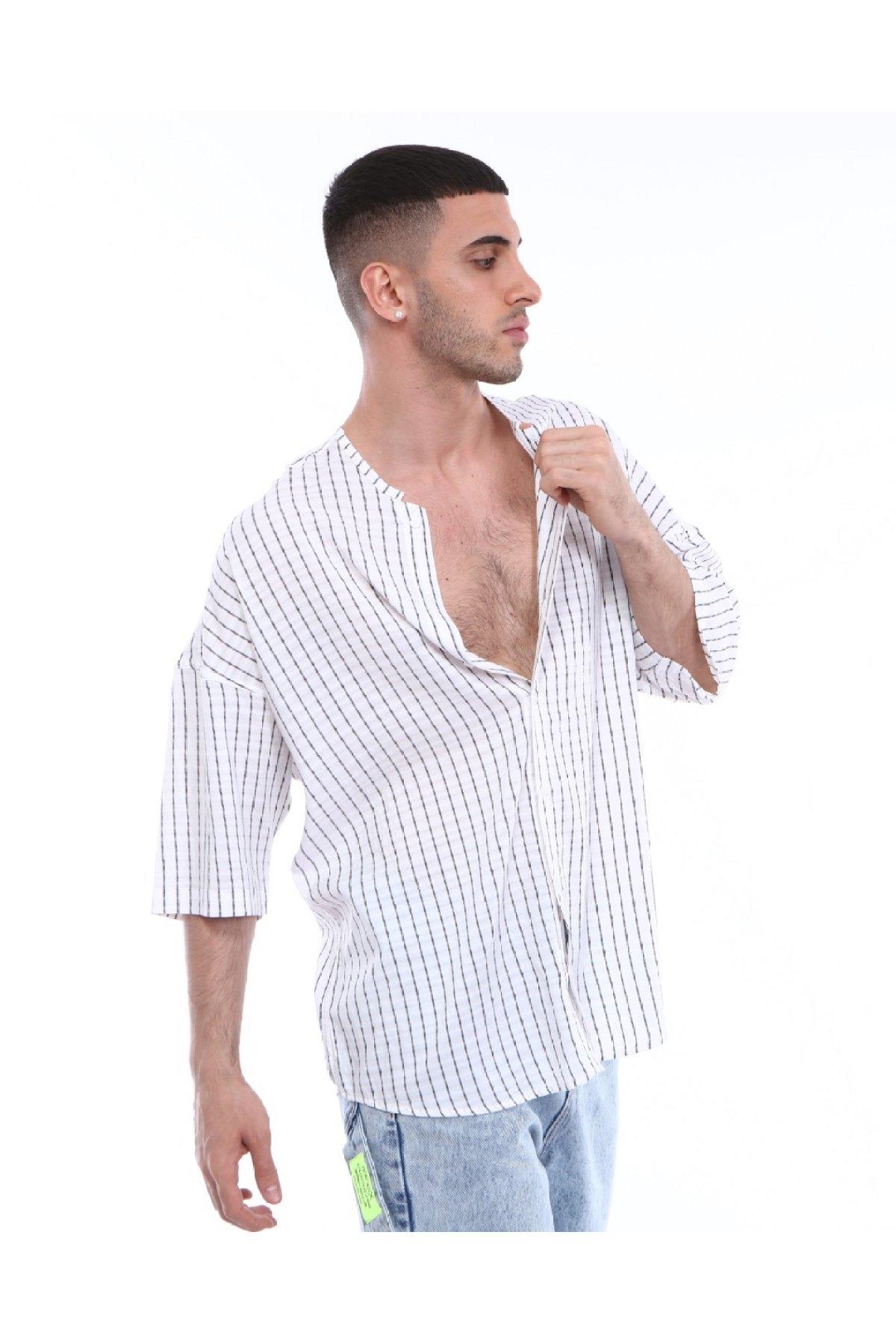 R-3319 YAKASI BİYELİ ÇİZGİLİ OVERSİZE KISA KOLLU GÖMLEK