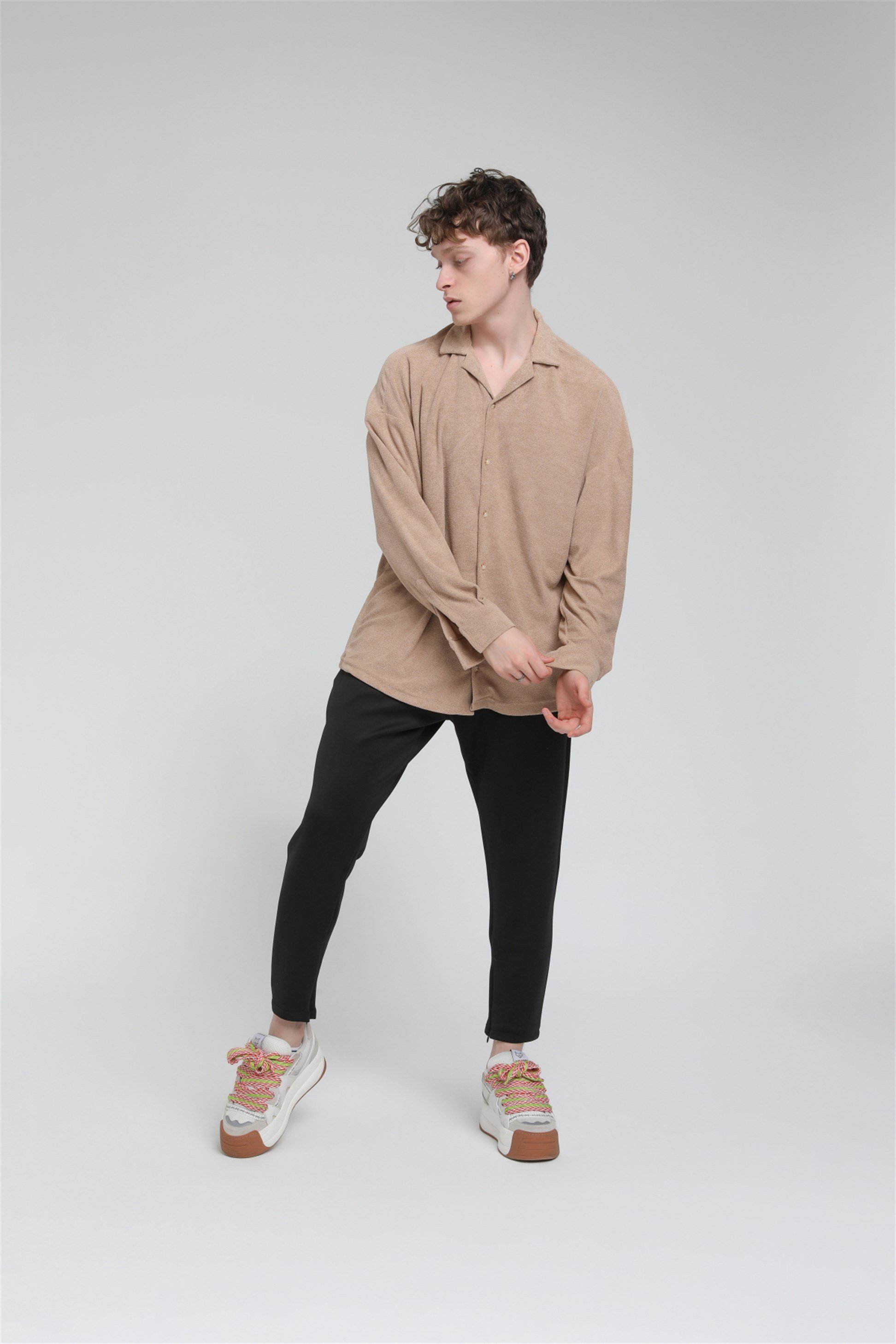 R-3583 Uzun Kol Apaş Yaka Oversize Gömlek