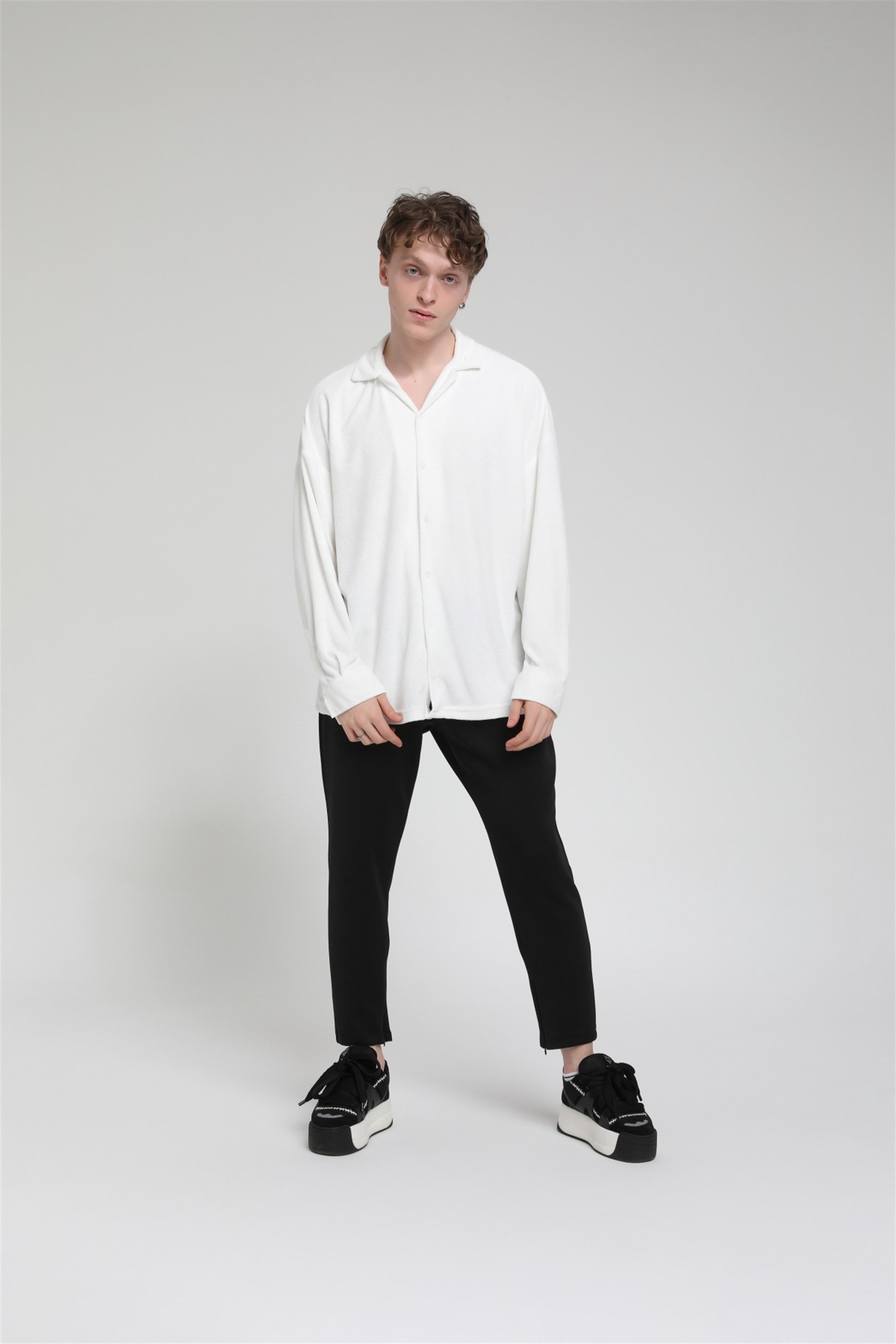R-3583 Uzun Kol Apaş Yaka Oversize Gömlek
