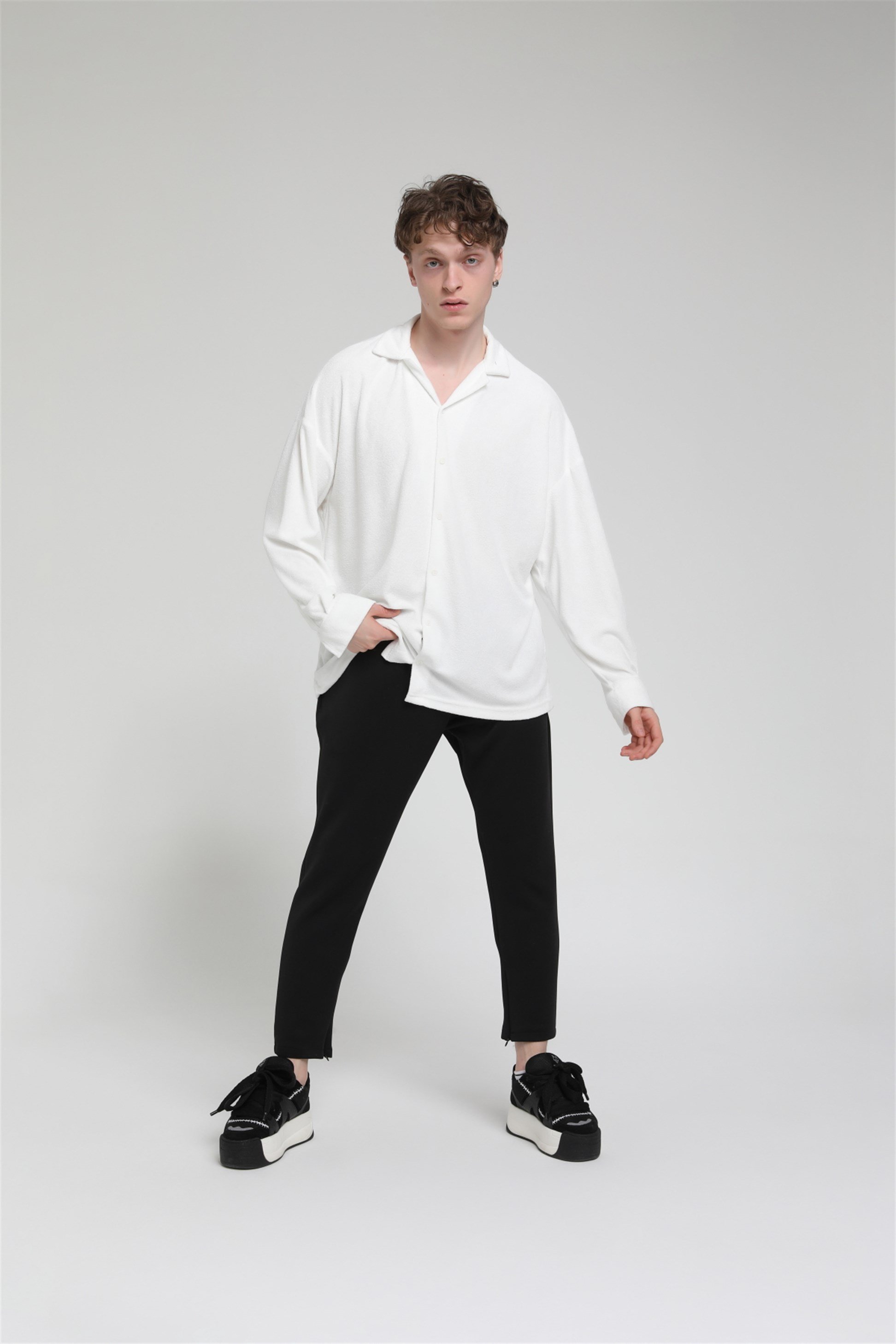 R-3583 Uzun Kol Apaş Yaka Oversize Gömlek