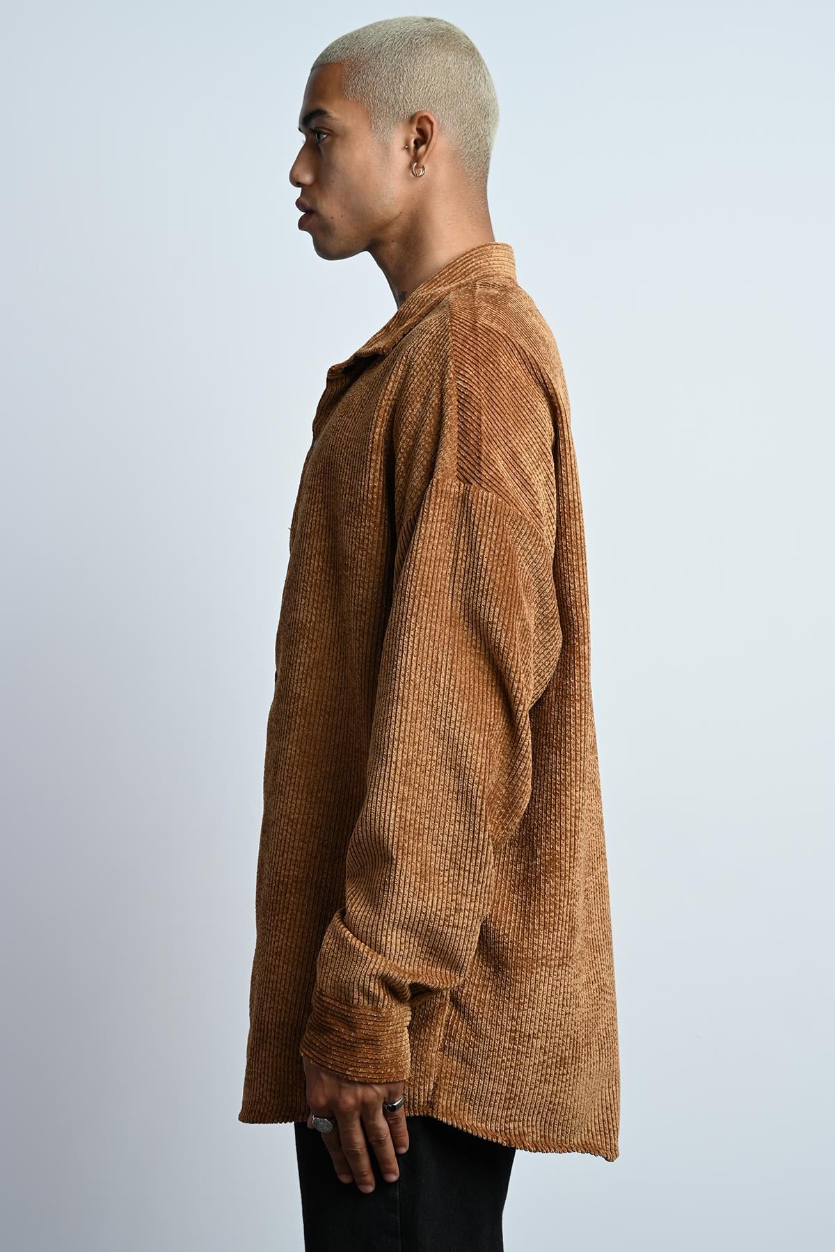 R-3826 Ayaklı Yaka Oversize Fitilli Kadife Gömlek