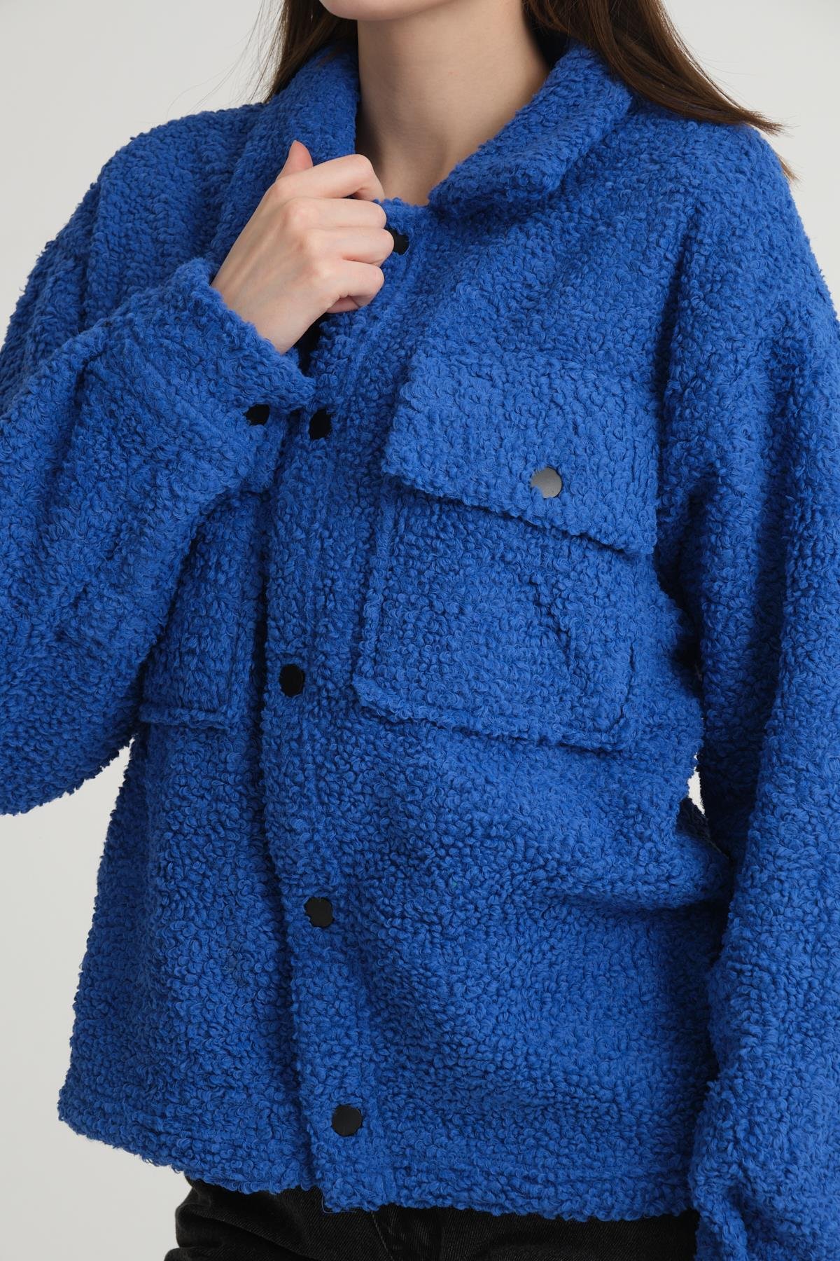 R-3837 Peluş Çift Cep Kapaklı Gömlek