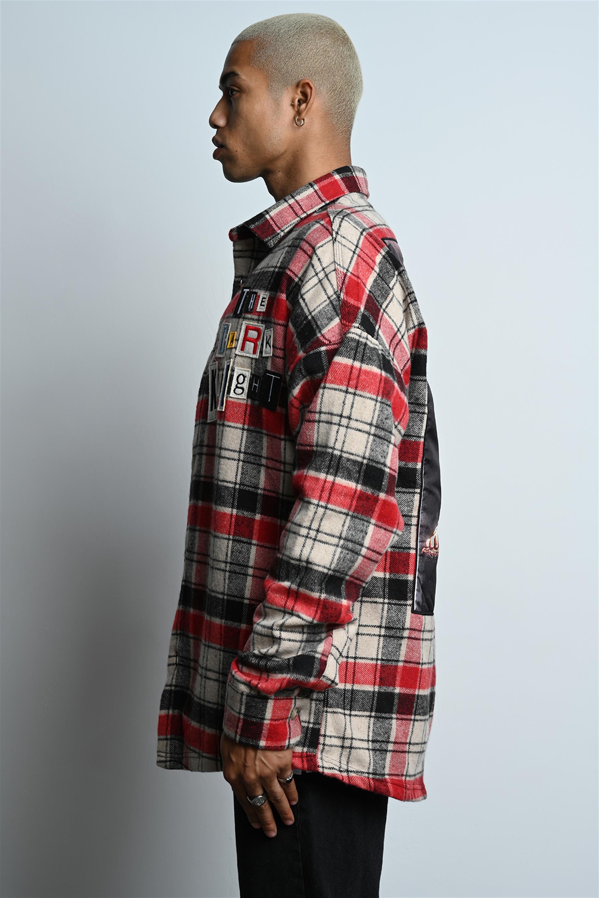 R-3845 Ayaklı Yaka The Dark Knıght Patch'li Oversize Gömlek