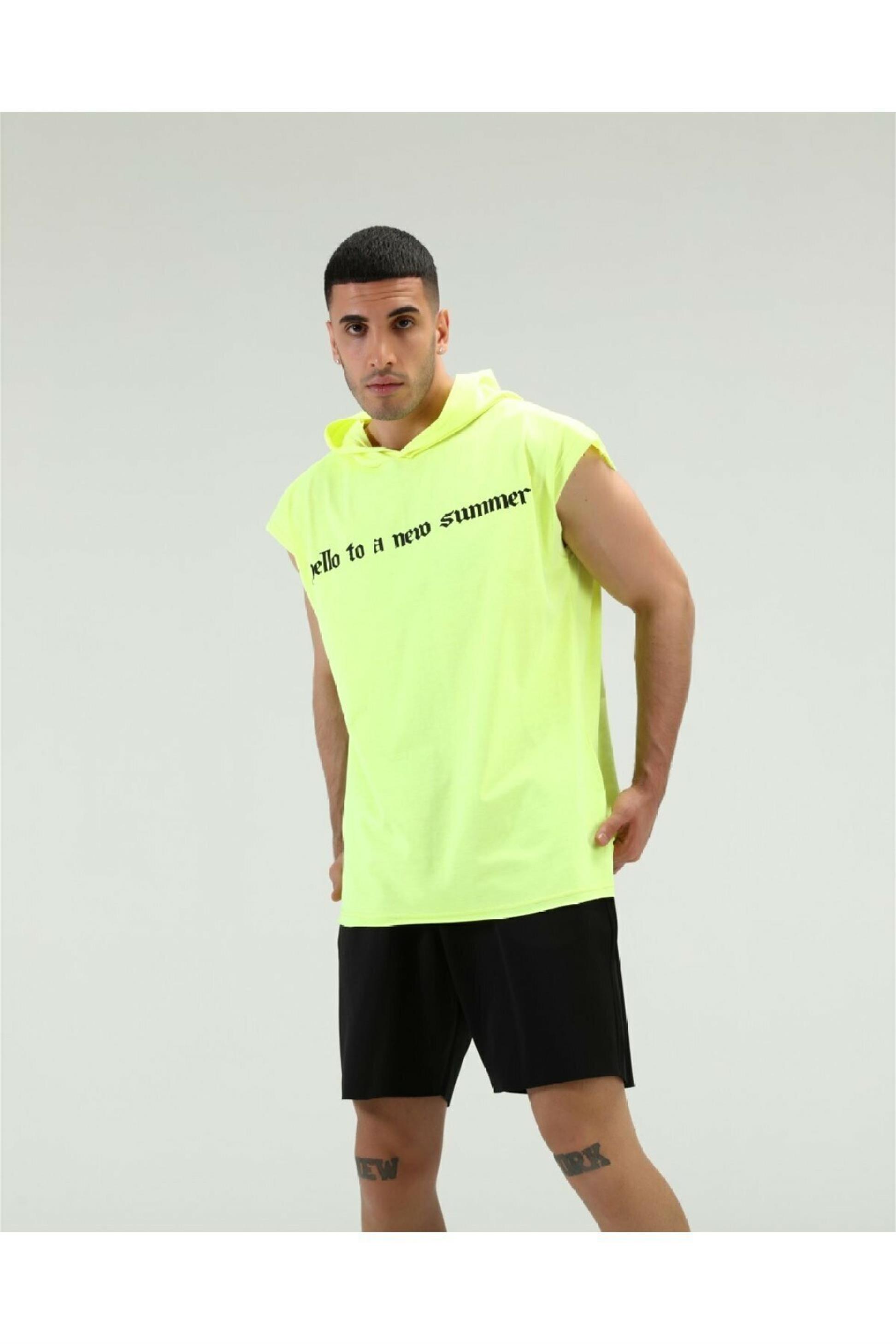 R-5039 KAPÜŞONLU KOLSUZ T-SHİRT