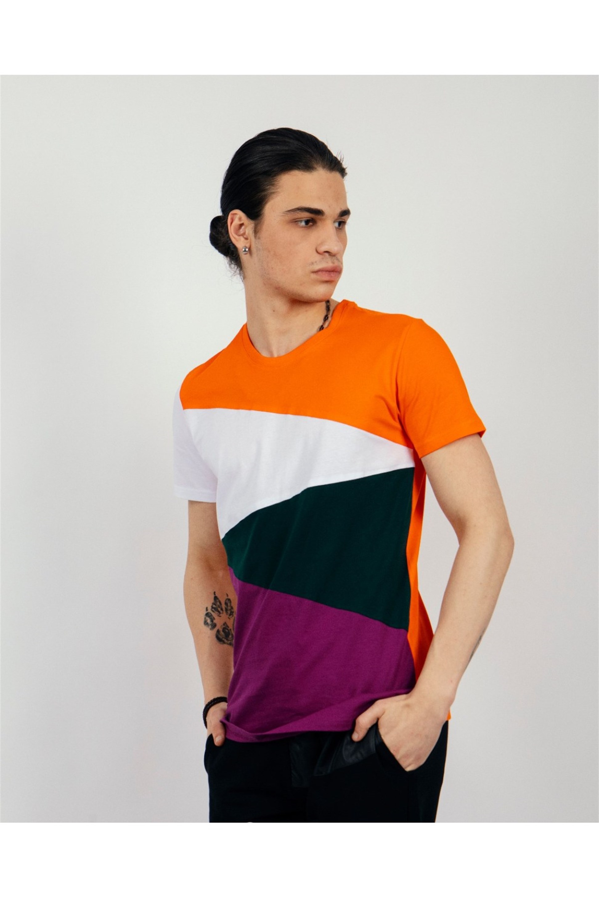 R-5171 4 RENKLİ ÇAPRAZ KESİMLİ T-SHİRT