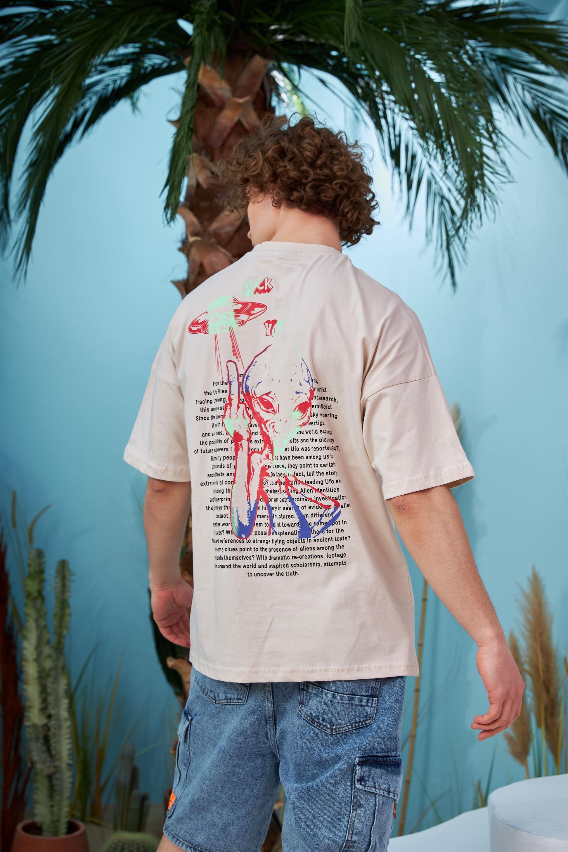 R-5558 Uzaylı Baskılı Oversize T-shirt