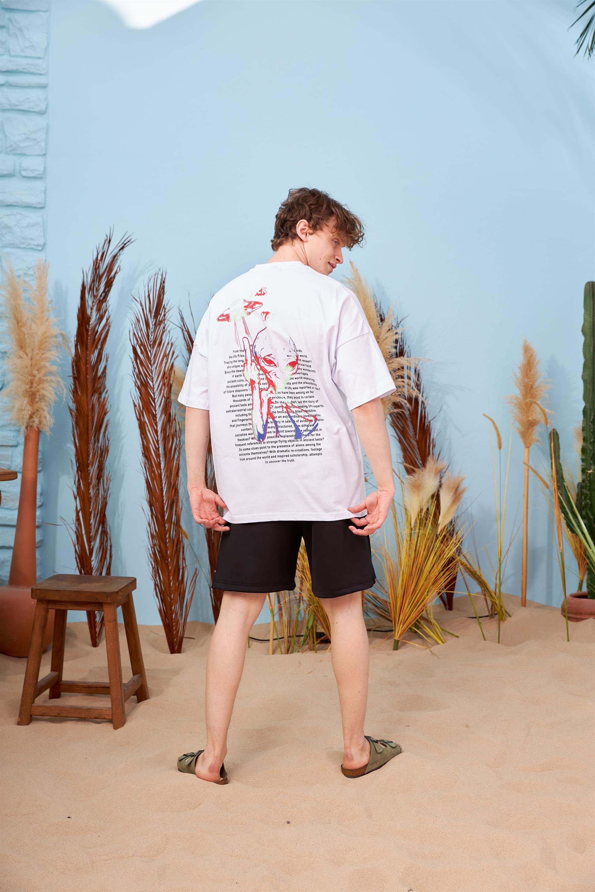 R-5558 Uzaylı Baskılı Oversize T-shirt