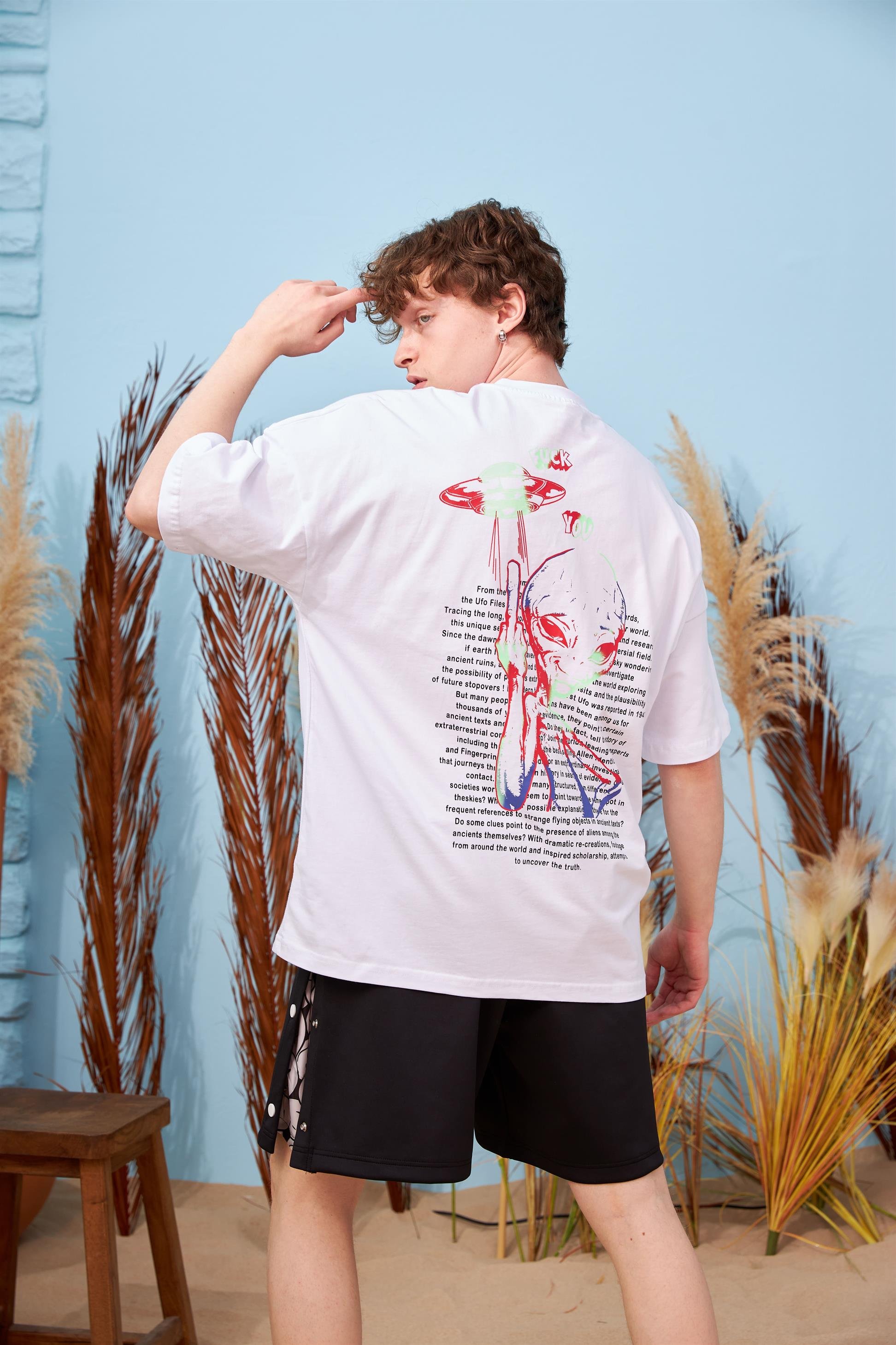 R-5558 Uzaylı Baskılı Oversize T-shirt