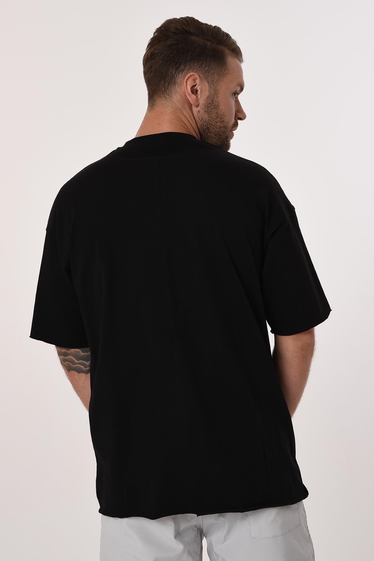 R-5584 Önü Parçalı Omuz Ve Eteği Baskılı Pis Dikişli Penye Kumaş Oversize Tshirt