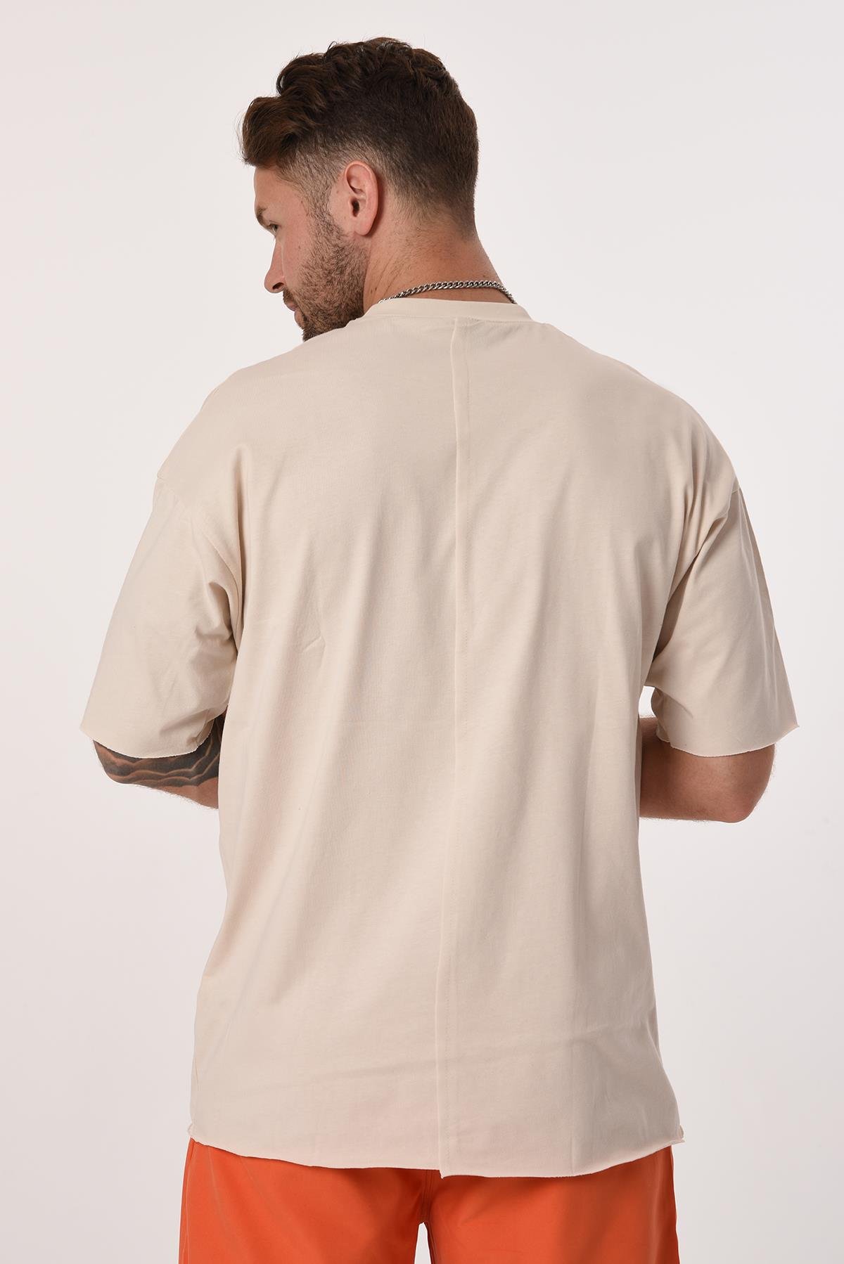 R-5584 Önü Parçalı Omuz Ve Eteği Baskılı Pis Dikişli Penye Kumaş Oversize Tshirt