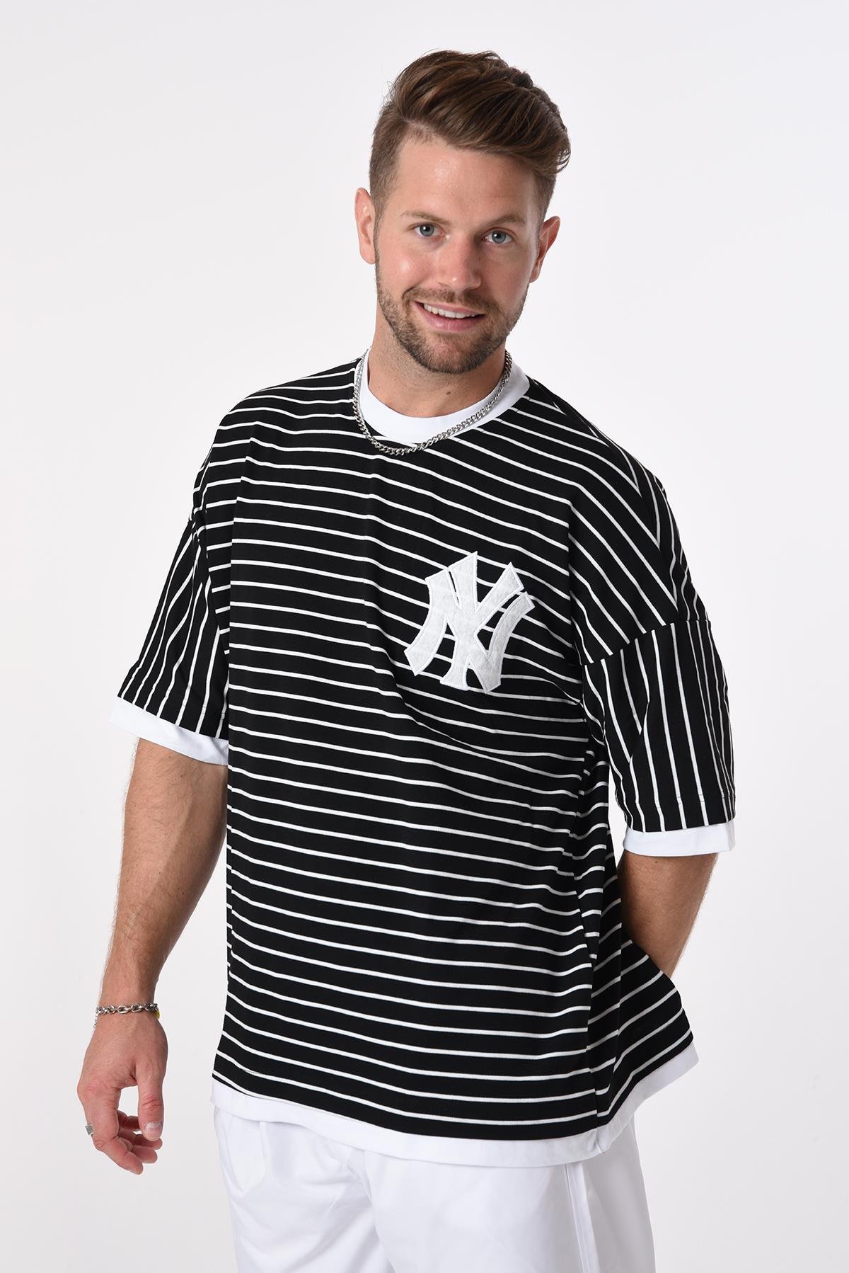 R-5620 Kol Ucu Eteği Garnili Enine Çizgili Oversize Tshirt