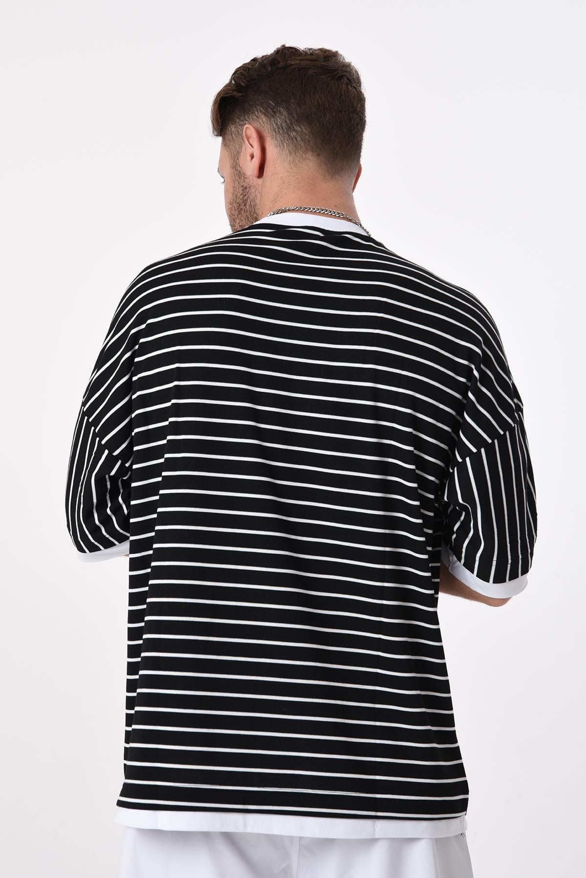 R-5620 Kol Ucu Eteği Garnili Enine Çizgili Oversize Tshirt