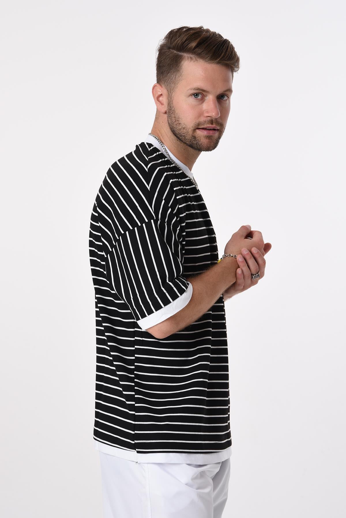 R-5620 Kol Ucu Eteği Garnili Enine Çizgili Oversize Tshirt