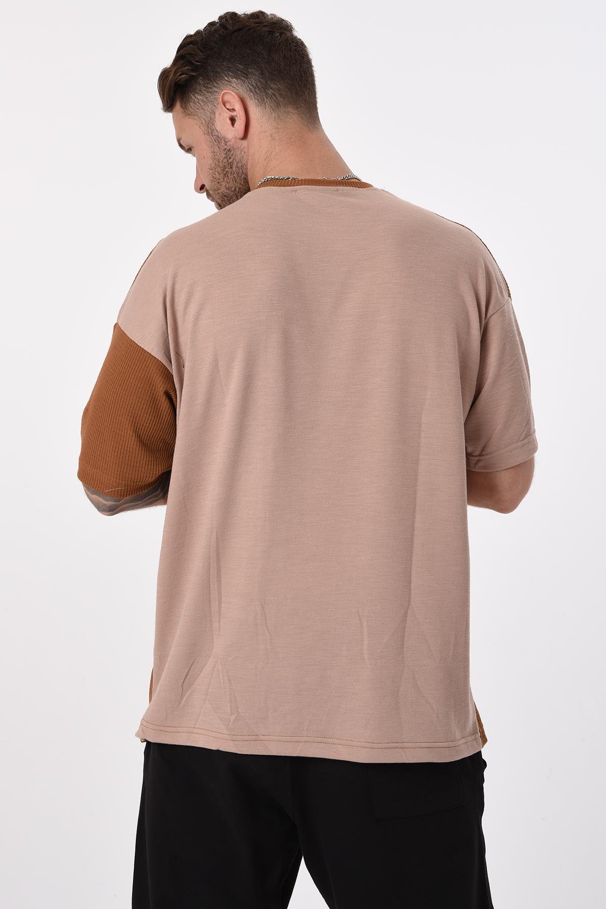 R-5632 Tek Cepli Garnili Bisiklet Yaka Yanı Yırtmaçlı Kısa Kol T-shirt