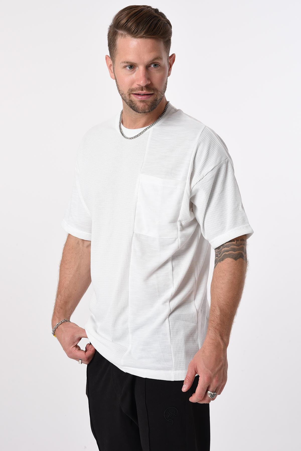 R-5632 Tek Cepli Garnili Bisiklet Yaka Yanı Yırtmaçlı Kısa Kol T-shirt