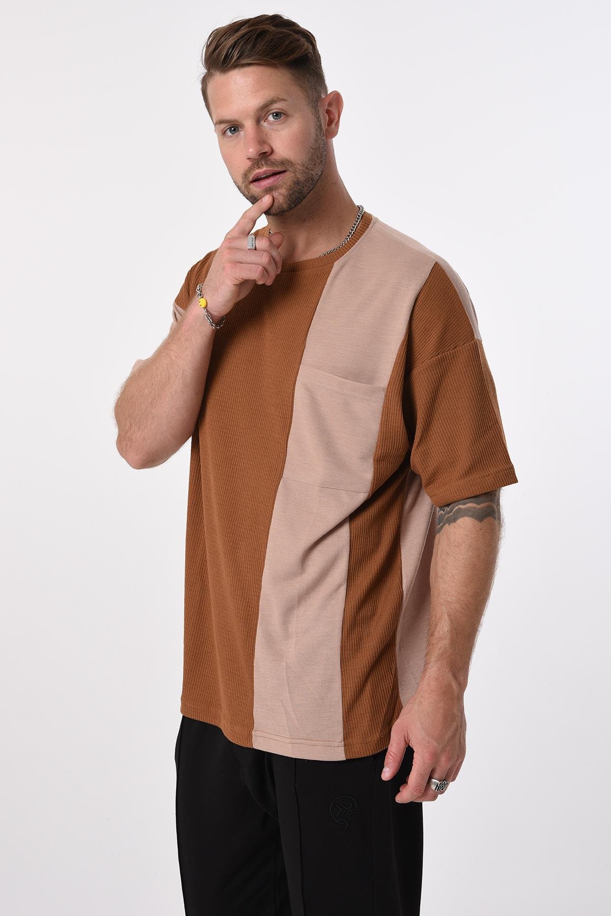 R-5632 Tek Cepli Garnili Bisiklet Yaka Yanı Yırtmaçlı Kısa Kol T-shirt