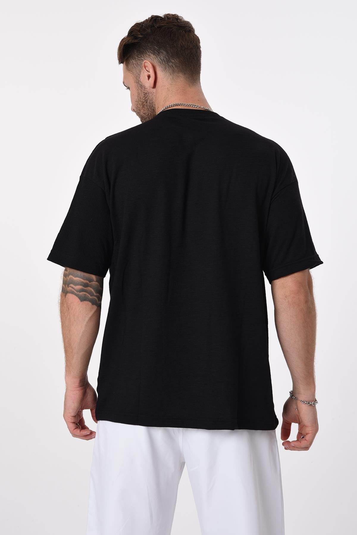 R-5632 Tek Cepli Garnili Bisiklet Yaka Yanı Yırtmaçlı Kısa Kol T-shirt