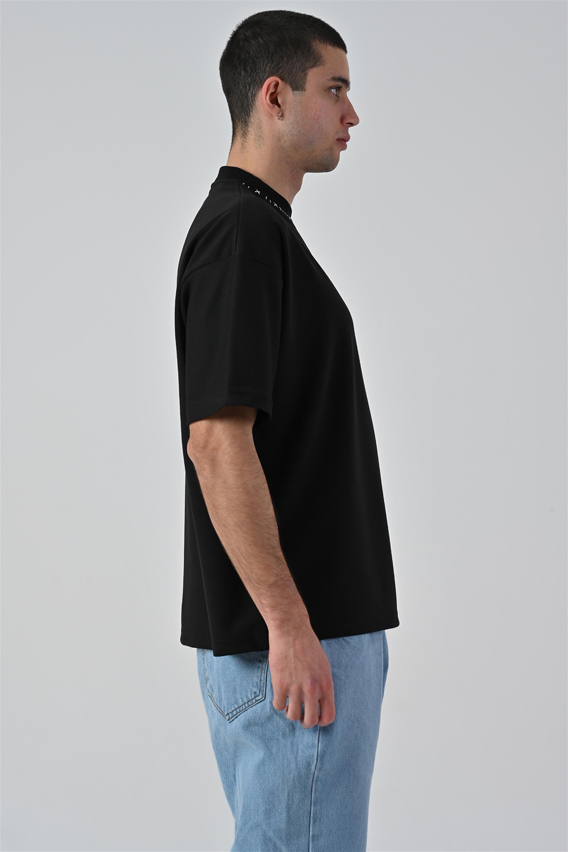 R-5680 Yaka Nakış Detaylı Oversize T-shırt
