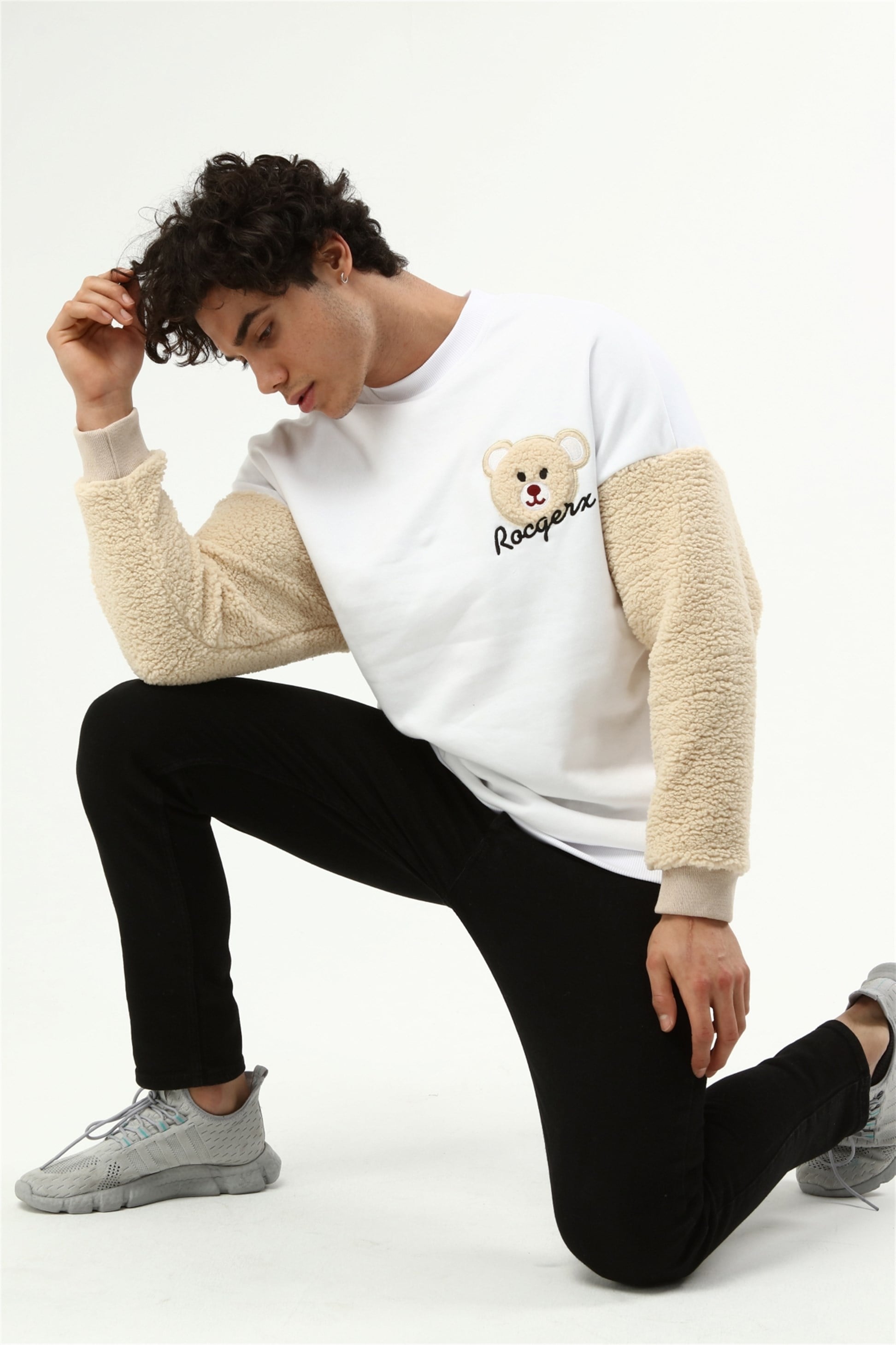 Üç İplik Kolu Peluş Ayıcıklı Oversize Sweatshirt  R-5483