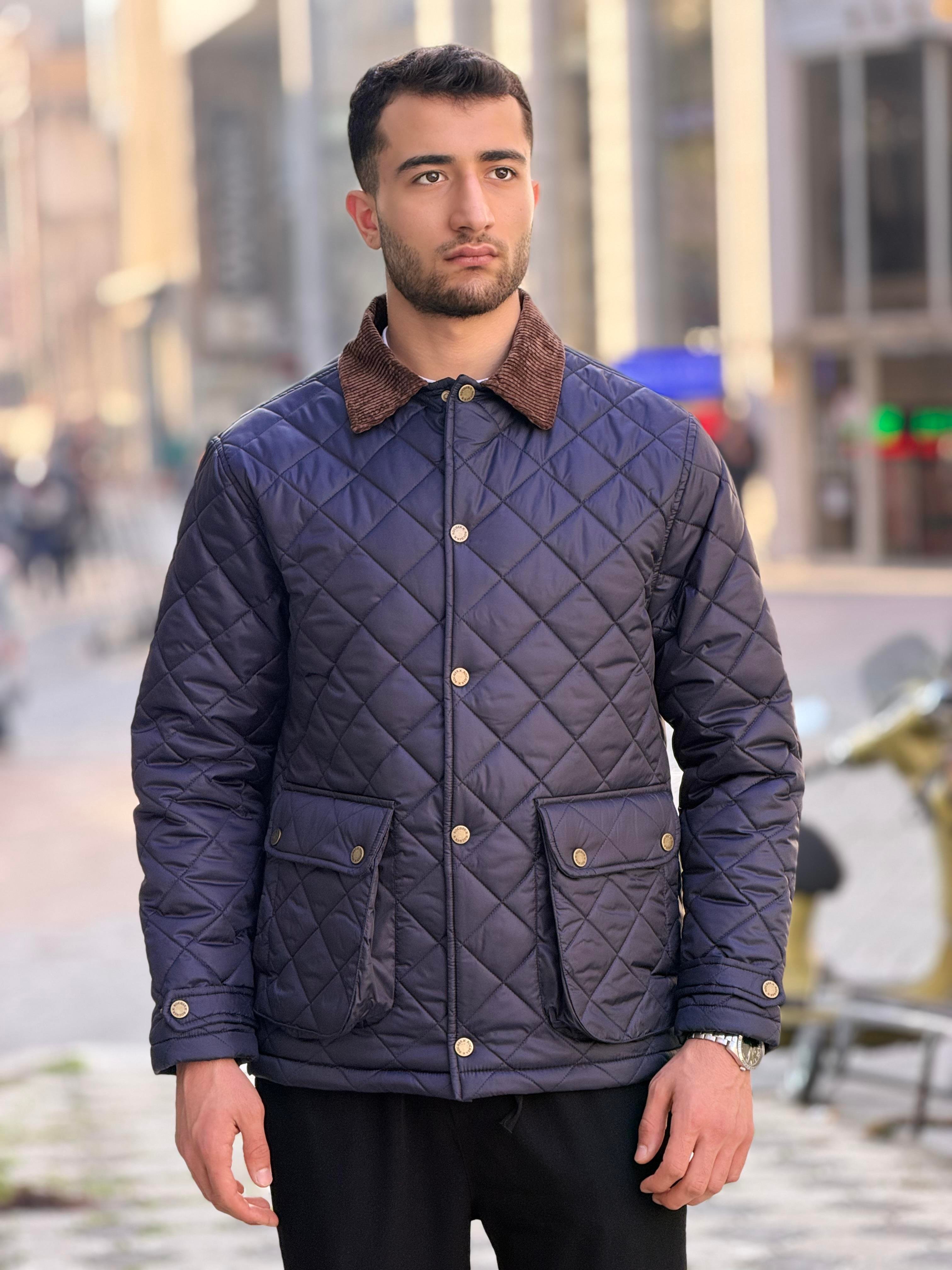 X-2033 Yaka Garni Detaylı Astarlı Kapitone Mont