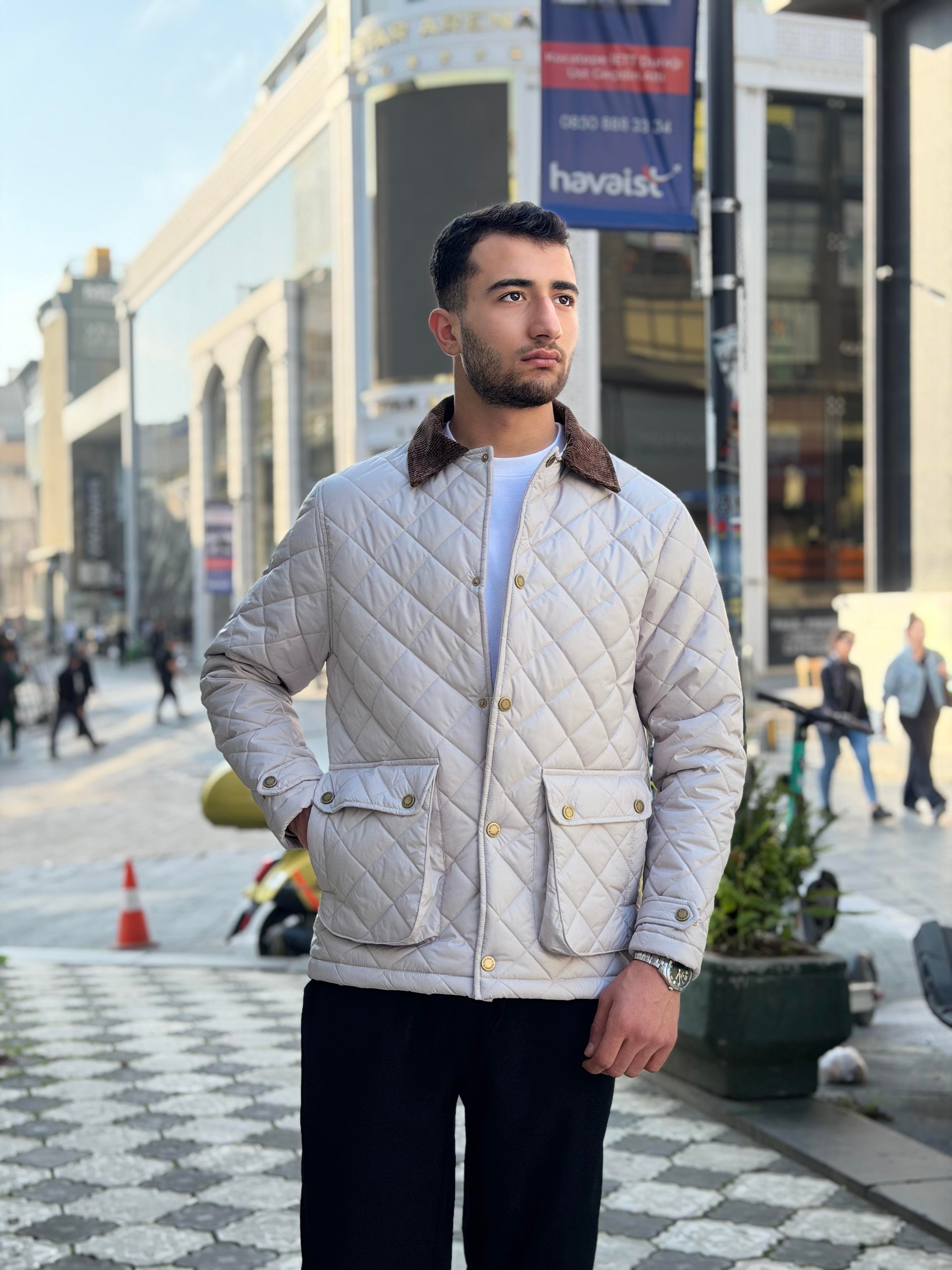 X-2033 Yaka Garni Detaylı Astarlı Kapitone Mont