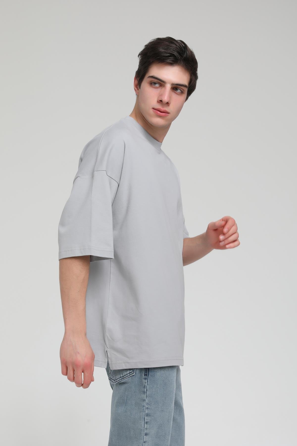 Yan Yırtmaç Detaylı Oversize Basic T-shirt  R-5543