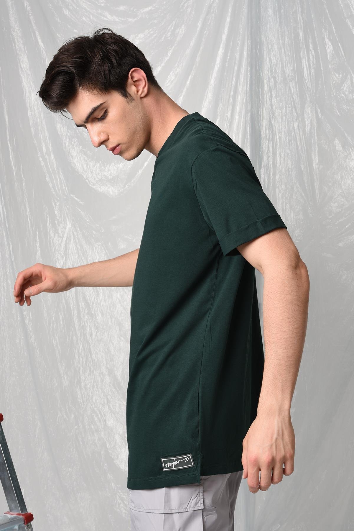 YANDAN YIRTMAÇLI BASİC  T-SHİRT R-5167