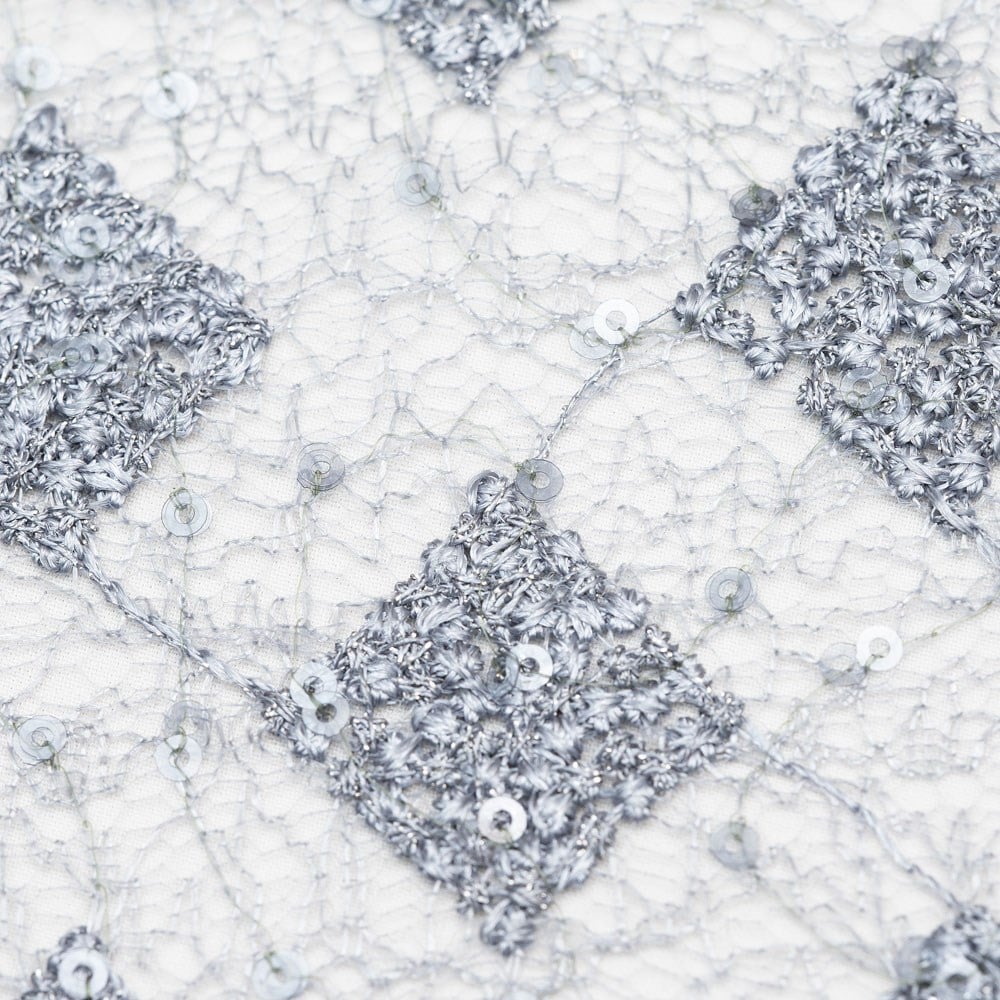 Tül üzeri Baklava Embroderi Kumaş