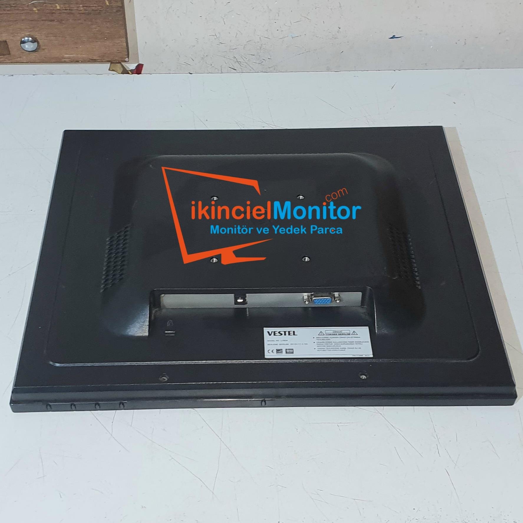 17 inç LCD Kare Monitör 12 Volt 2.El | Çetinnet Bilişim