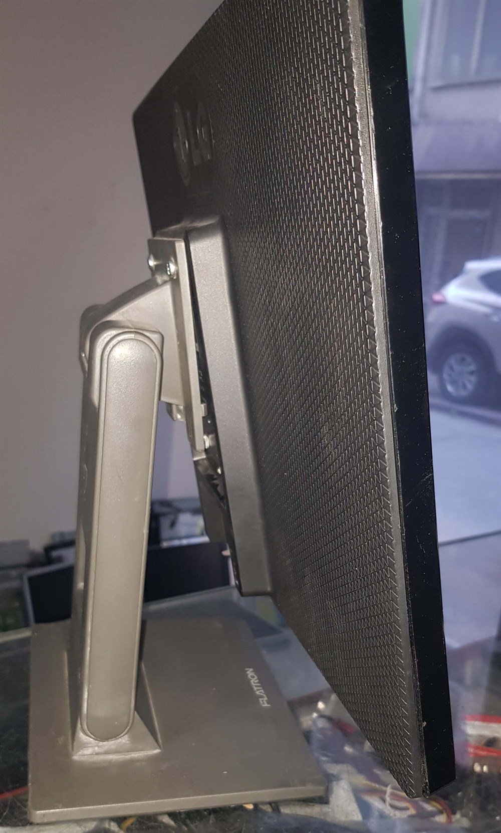 75 X 75 MM VESA  AYAK 15 inç ile 19 inç LCD LED MONİTÖRLERE UYUMLUDUR