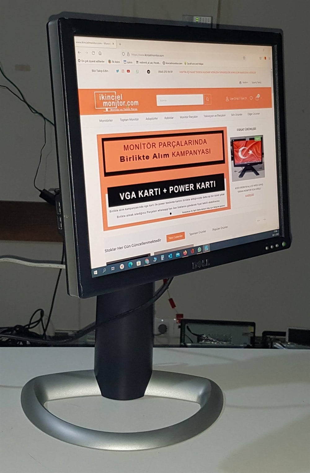 DELL ULTRASHARP 1703FPT 17 inç LCD KARE MONİTÖR ÇOK TEMİZ 1280 X 1024 VGA DVI ÇIKIŞLI YATAY VE DİKEY KULLANIM