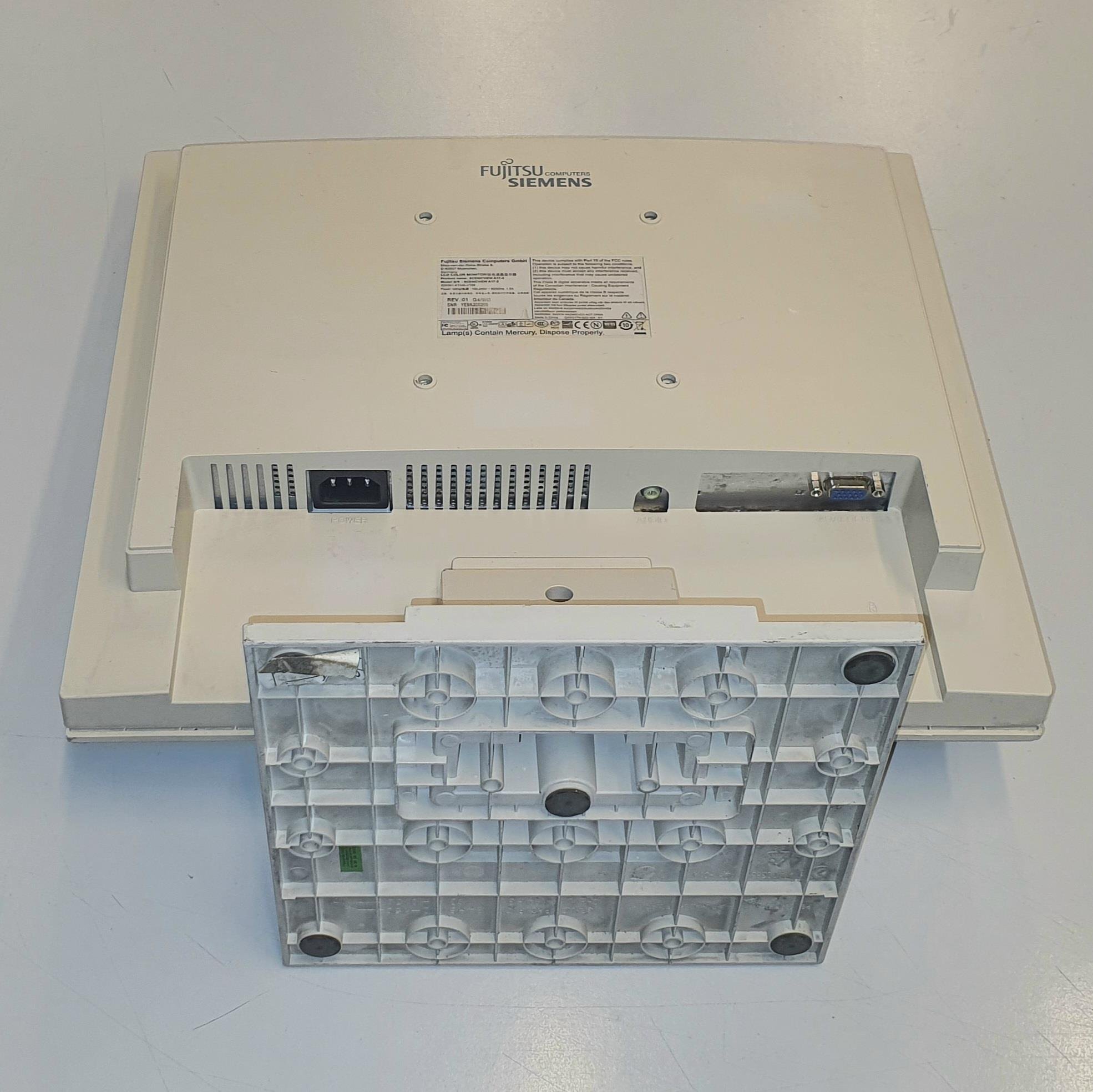 Fujitsu A17-3 17 inç Lcd Kare Ekran Monitör 2.El