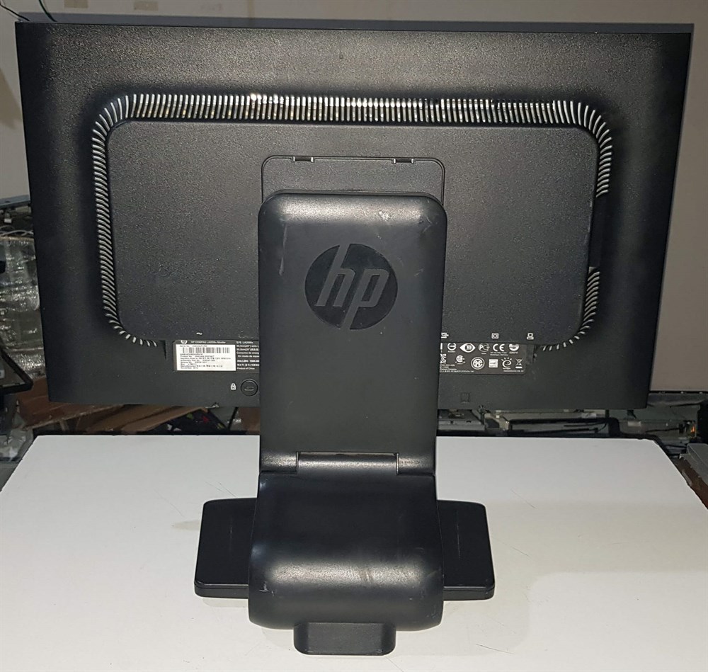 HP COMPAQ LA2006X 20 inç LED MONİTÖR VGA DVI DP ÇIKIŞLI YATAY VE DİKEY KULLANIM PİVOT AYAKLI