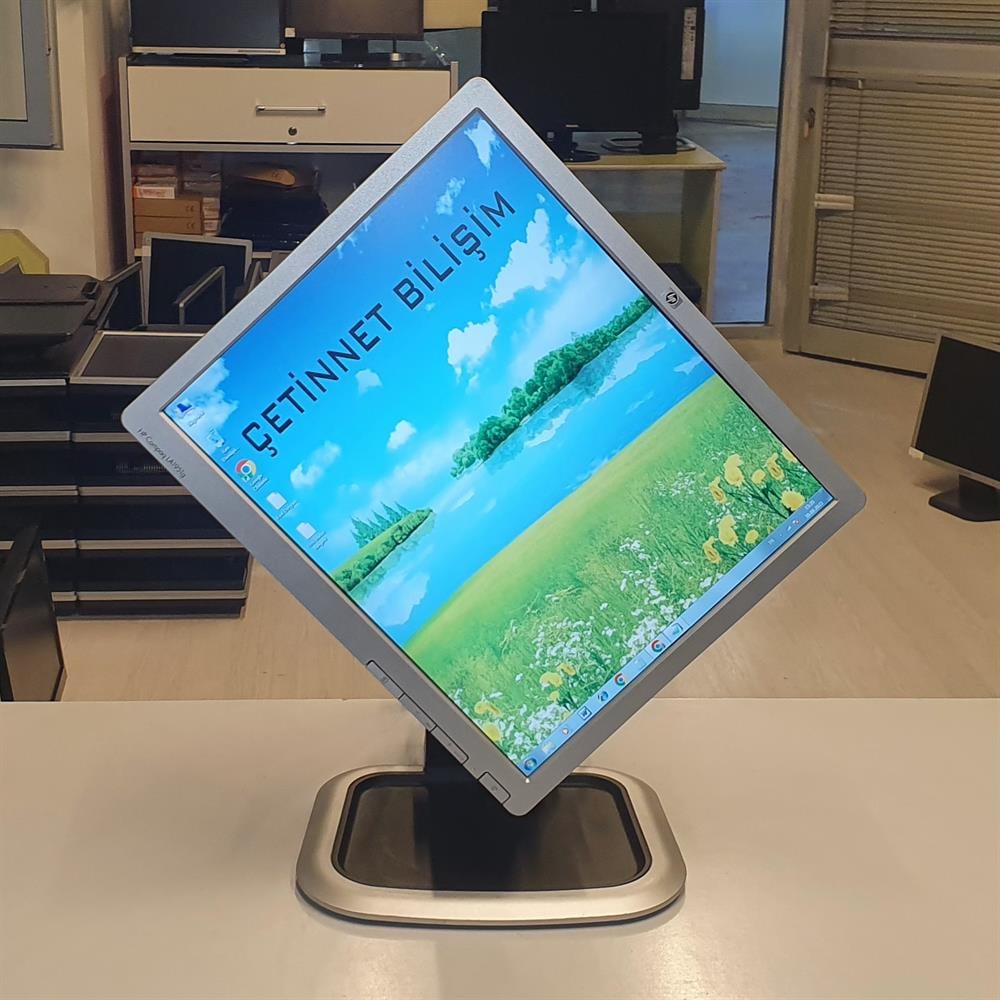 HP Hewlett-PackardHP LA1951G 19 inch LCD KARE MONİTÖRLER VGA DVI ÇIKIŞLI YATAY VE DİKEY KULLANIM PİVOT AYAKLI2.EL Temiz Monitör2.El HP La1951g 19 inç Lcd Kare Monitör Vga Dvı Pivot Ayaklı