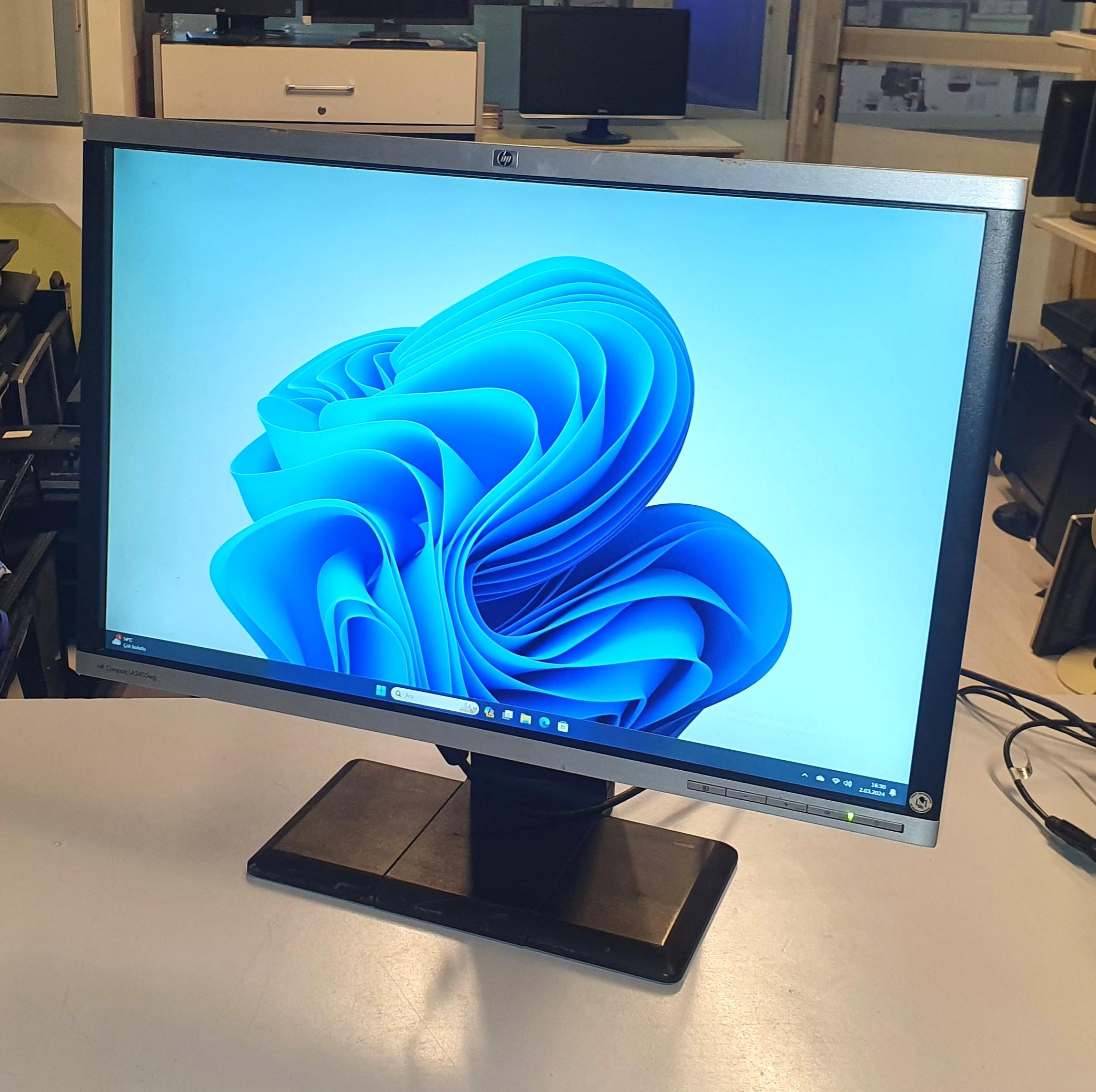 HP LA2405wg 24 inç LED Monitör VGA DP DVI Pivot Ayaklı