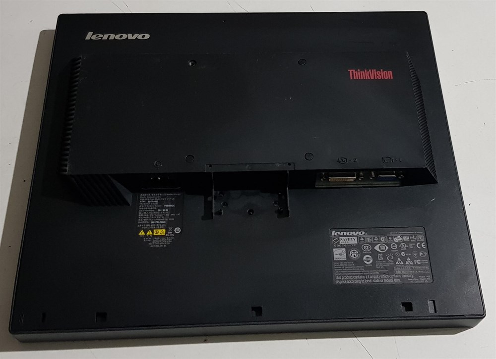 LENOVA 17 inç LCD KARE MONİTÖR VGA DVI (AYAK YOKTUR)