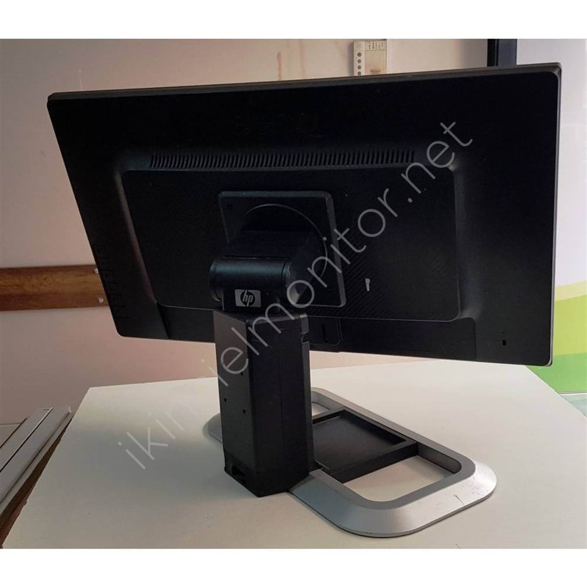 MONİTÖR - TV ORJİNAL PİVOT AYAK YATAY DİKEY KULLANIM SAĞA VE SOLA 45 DERECE DÖNEBİLME MASA STANDI 15 - 24 inç (inch) arası uygun (satılan ürün AYAK dır) Monitör Değildir