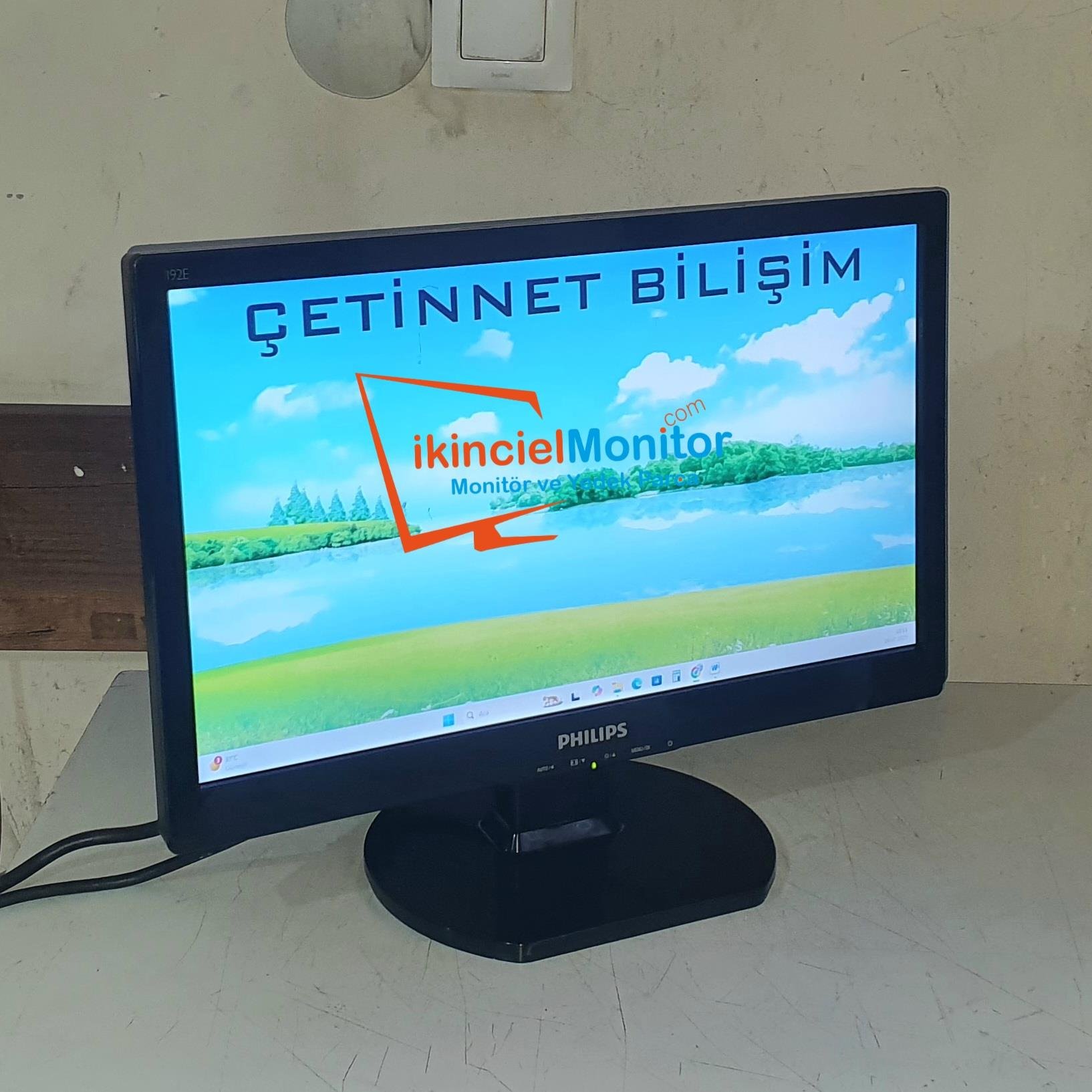 Philips 192E 18.5 inç LED Monitör 2.El