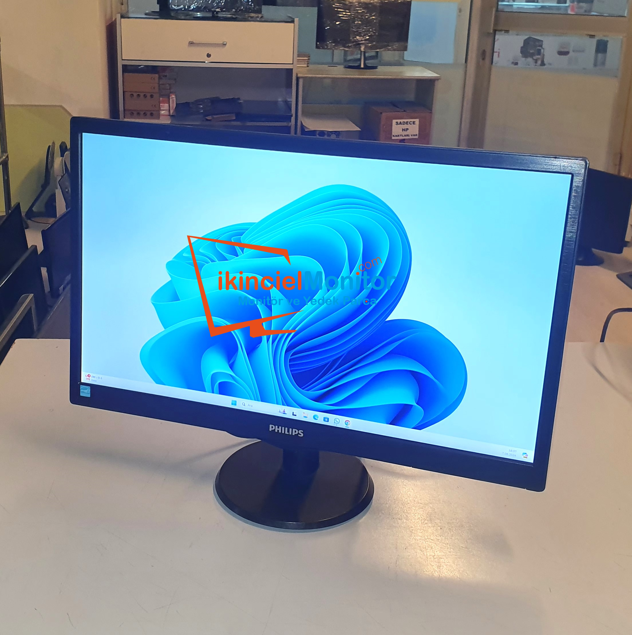 Philips 223V5L 21.5 inç VGA DVI Full HD LED Monitör