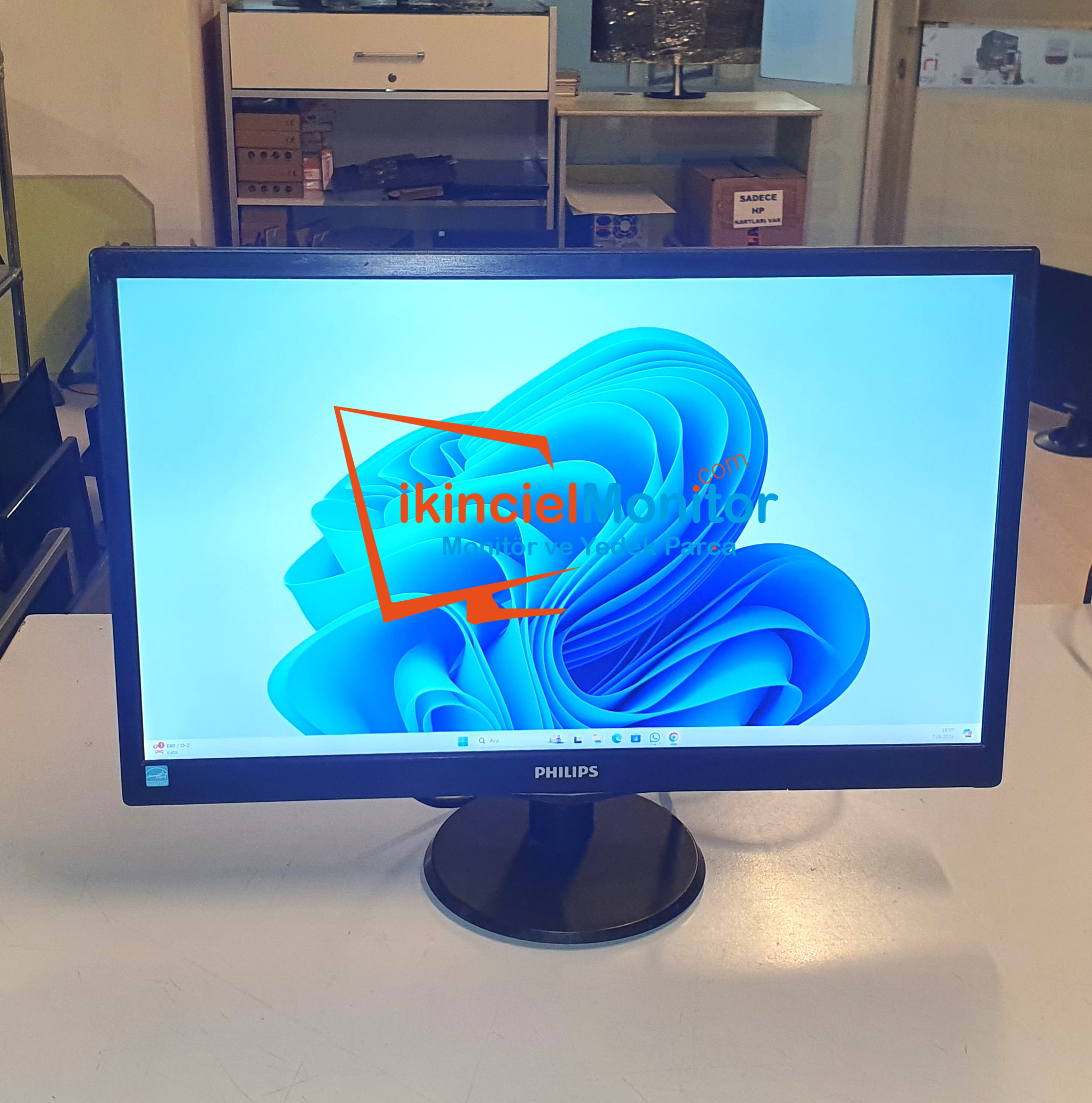 Philips 223V5L 21.5 inç VGA DVI Full HD LED Monitör