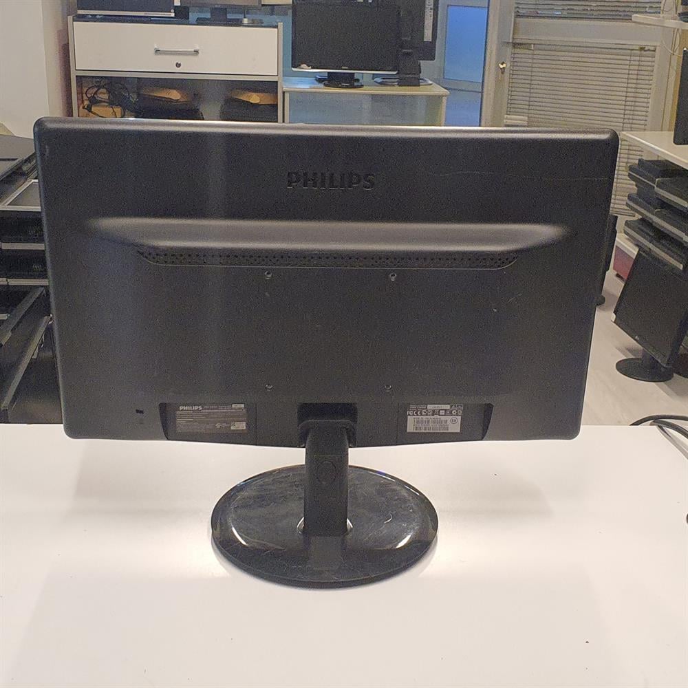 PHİLİPSPHILIPS 18.5 inch 196V3LSB25/62 GENİŞ EKRAN LED MONİTÖR2.EL Temiz Monitör2.El Philips 18.5 inç 196V3L Led Monitör Vga Girişli