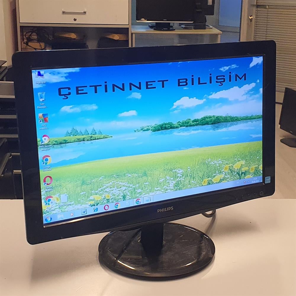 PHİLİPSPHILIPS 18.5 inch 196V3LSB25/62 GENİŞ EKRAN LED MONİTÖR2.EL Temiz Monitör2.El Philips 18.5 inç 196V3L Led Monitör Vga Girişli