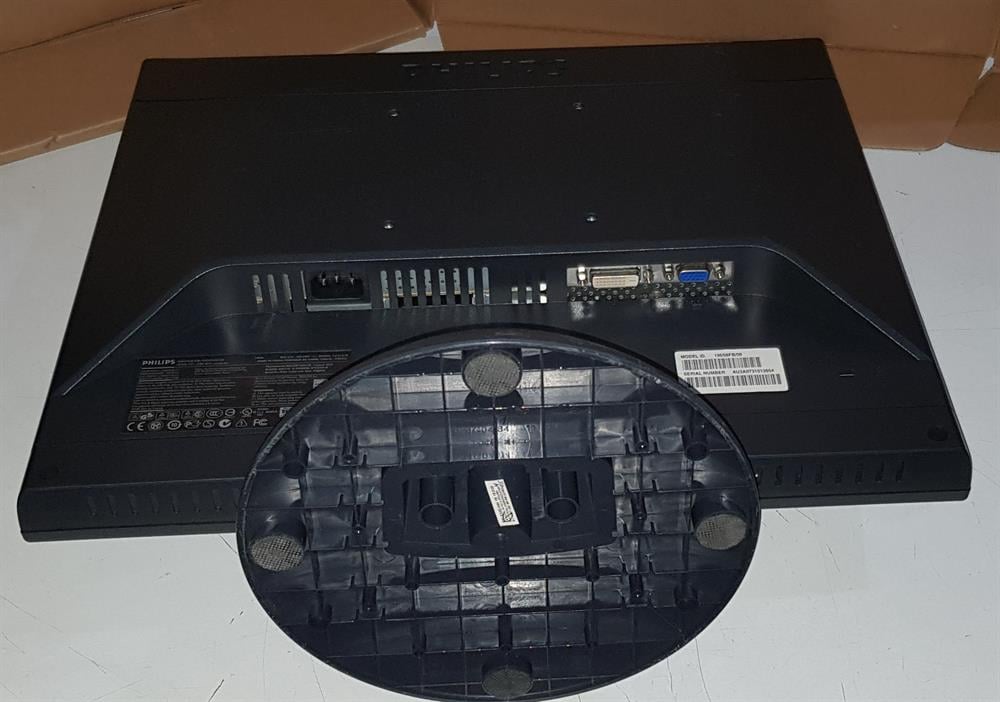 PHİLİPSPHİLİPS 190S 19 inç Lcd Kare Monitör Vga Dvı GirişliKamera Monitörleri2.El Temiz PHİLİPS 190S8 19 inç Lcd Kare Monitör VGA DVI